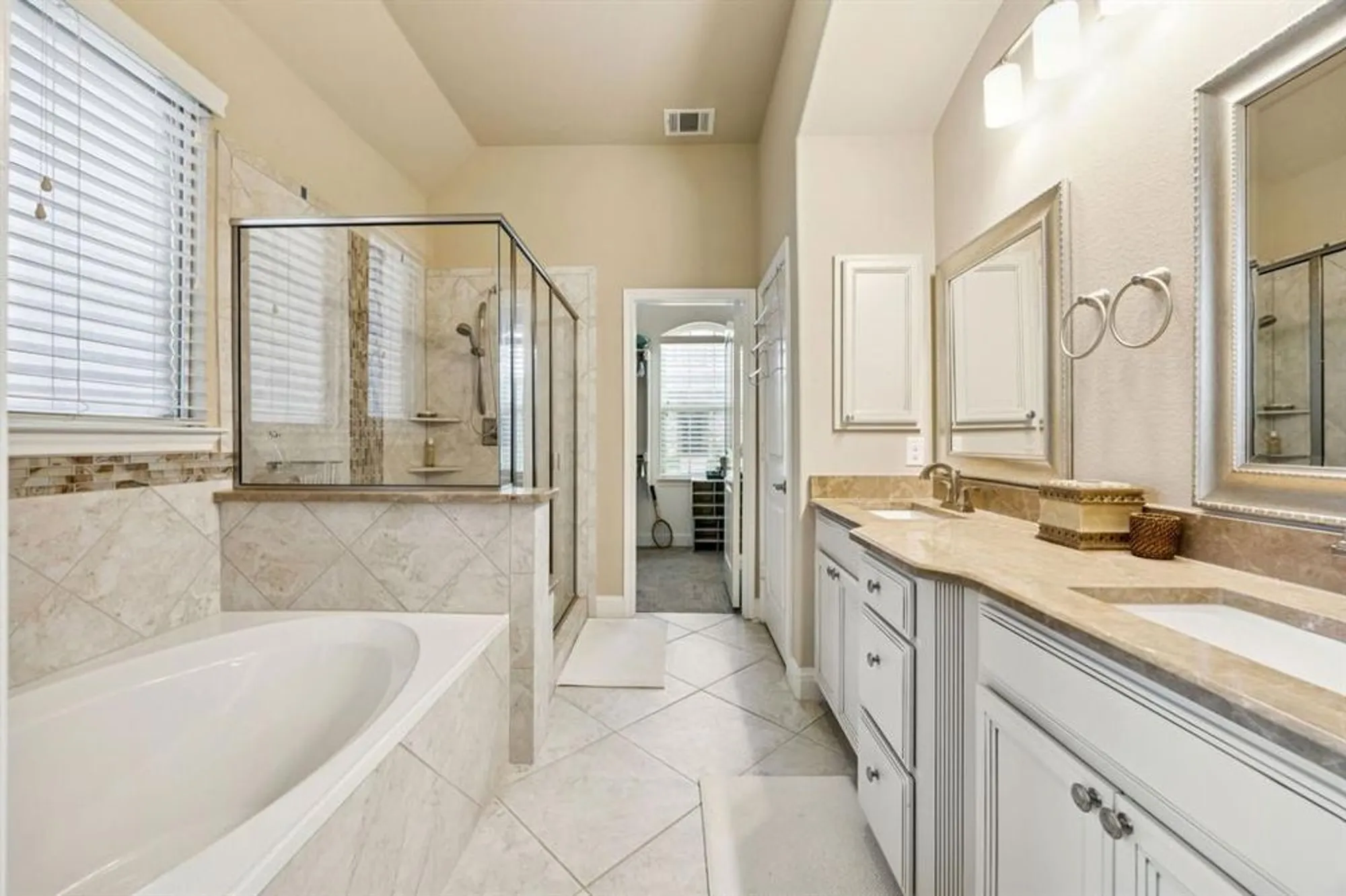 Property Slideshow image 11 of 27 | 8600 arrow dr, Mckinney, TX, 75070