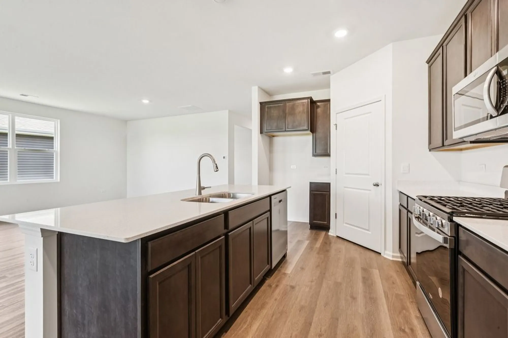 Property Slideshow image 18 of 39 | 2631 harnish dr, Algonquin, IL, 60102