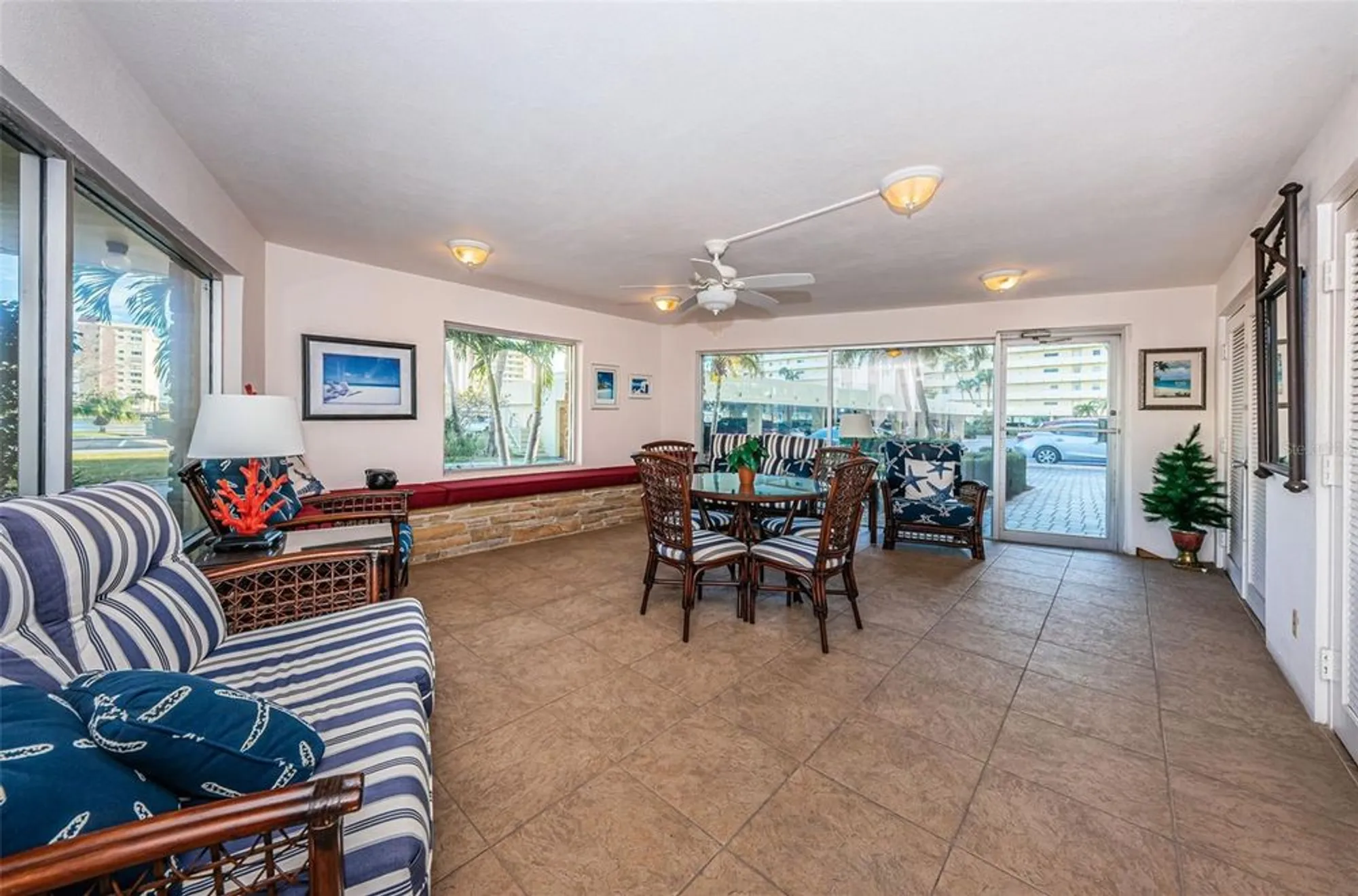 Property Slideshow image 37 of 54 | 4725 cove cir apt 604, Saint Petersburg, FL, 33708