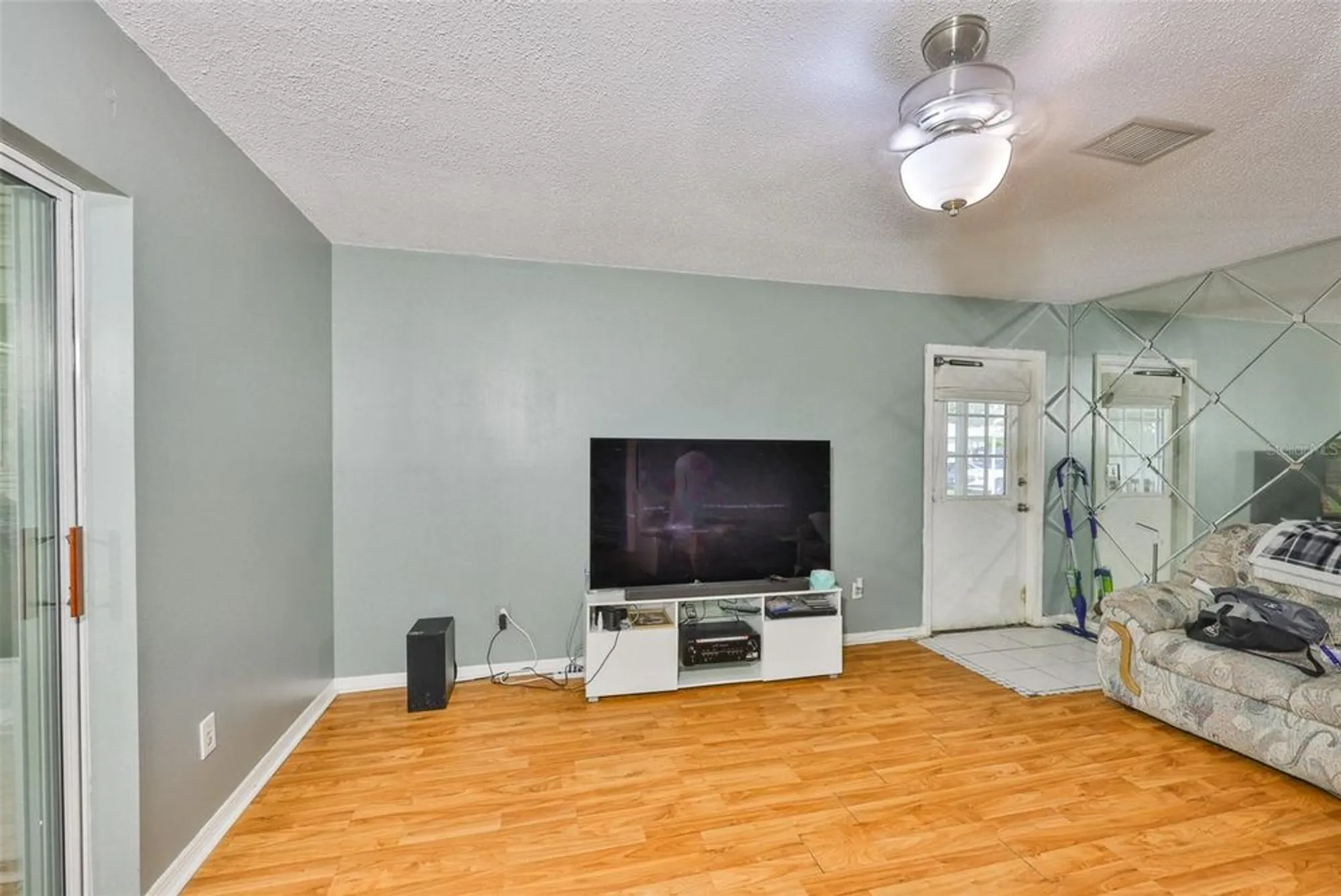 Property Slideshow image 6 of 55 | 1905 canterbury ln unit 17, Sun City Center, FL, 33573
