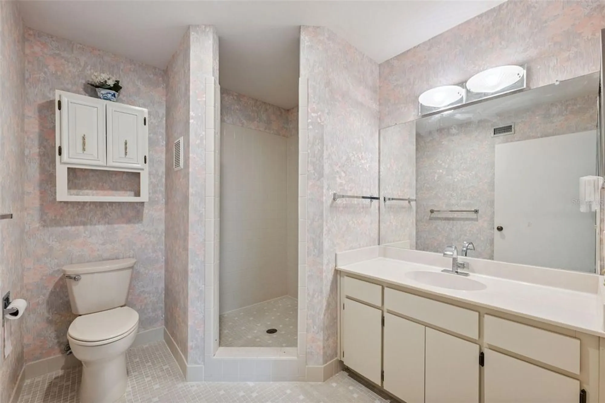 Property Slideshow image 34 of 49 | 2192 swedish dr 26, Clearwater, FL, 33763