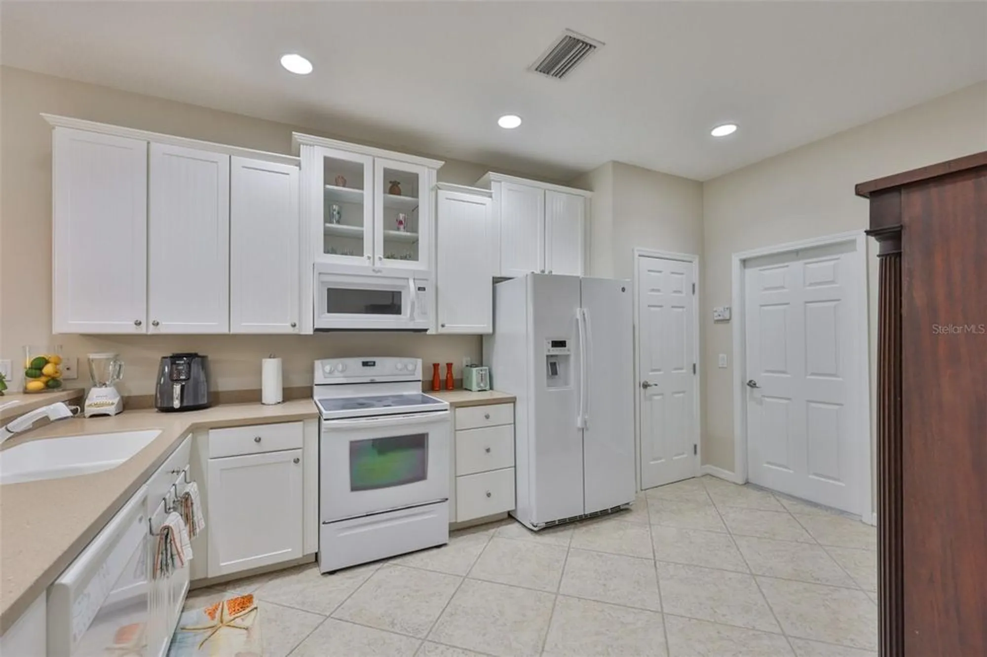 Property Slideshow image 10 of 75 | 5831 sunset falls dr, Apollo Beach, FL, 33572