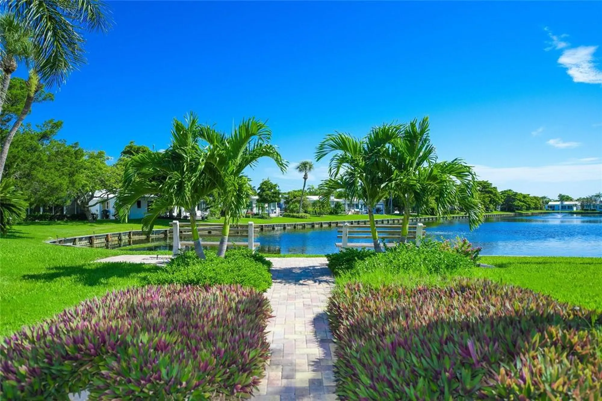 Property Slideshow image 33 of 39 | 738 el centro, Longboat Key, FL, 34228