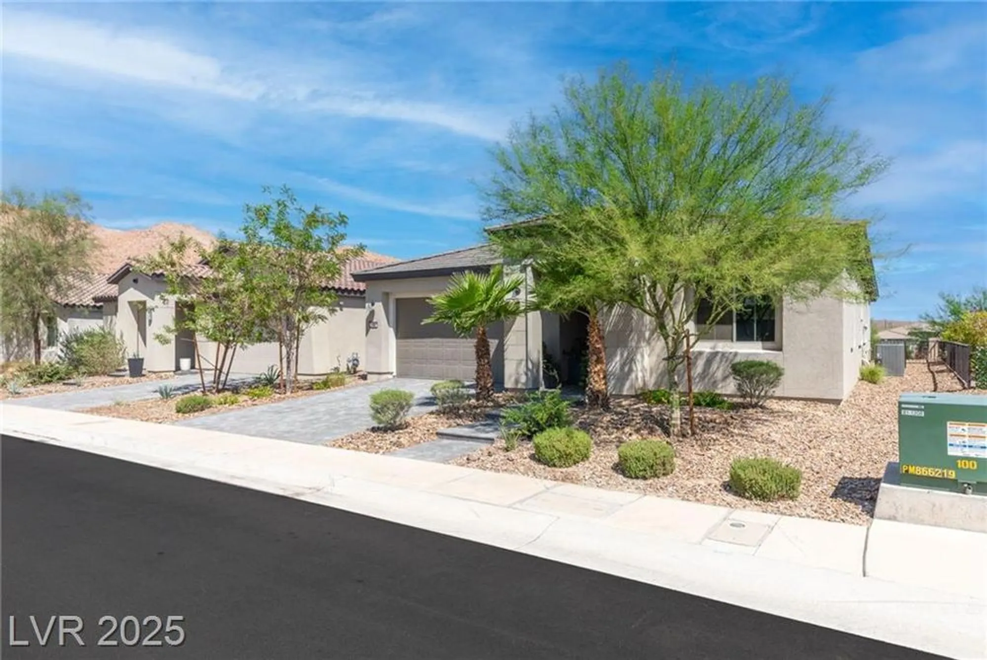 Property Slideshow image 2 of 43 | 18 sun mirage ave, Henderson, NV, 89011