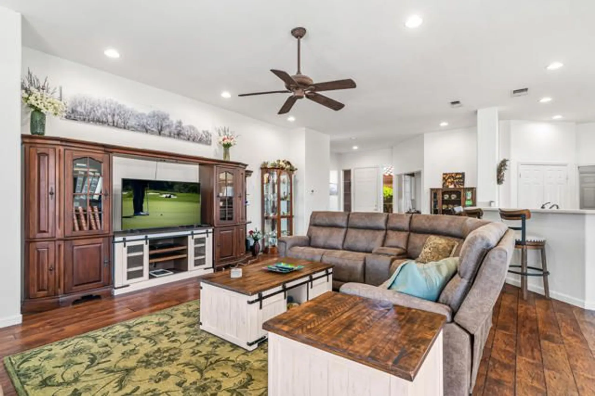 Property Slideshow image 11 of 56 | 44129 royal troon dr, Indio, CA, 92201