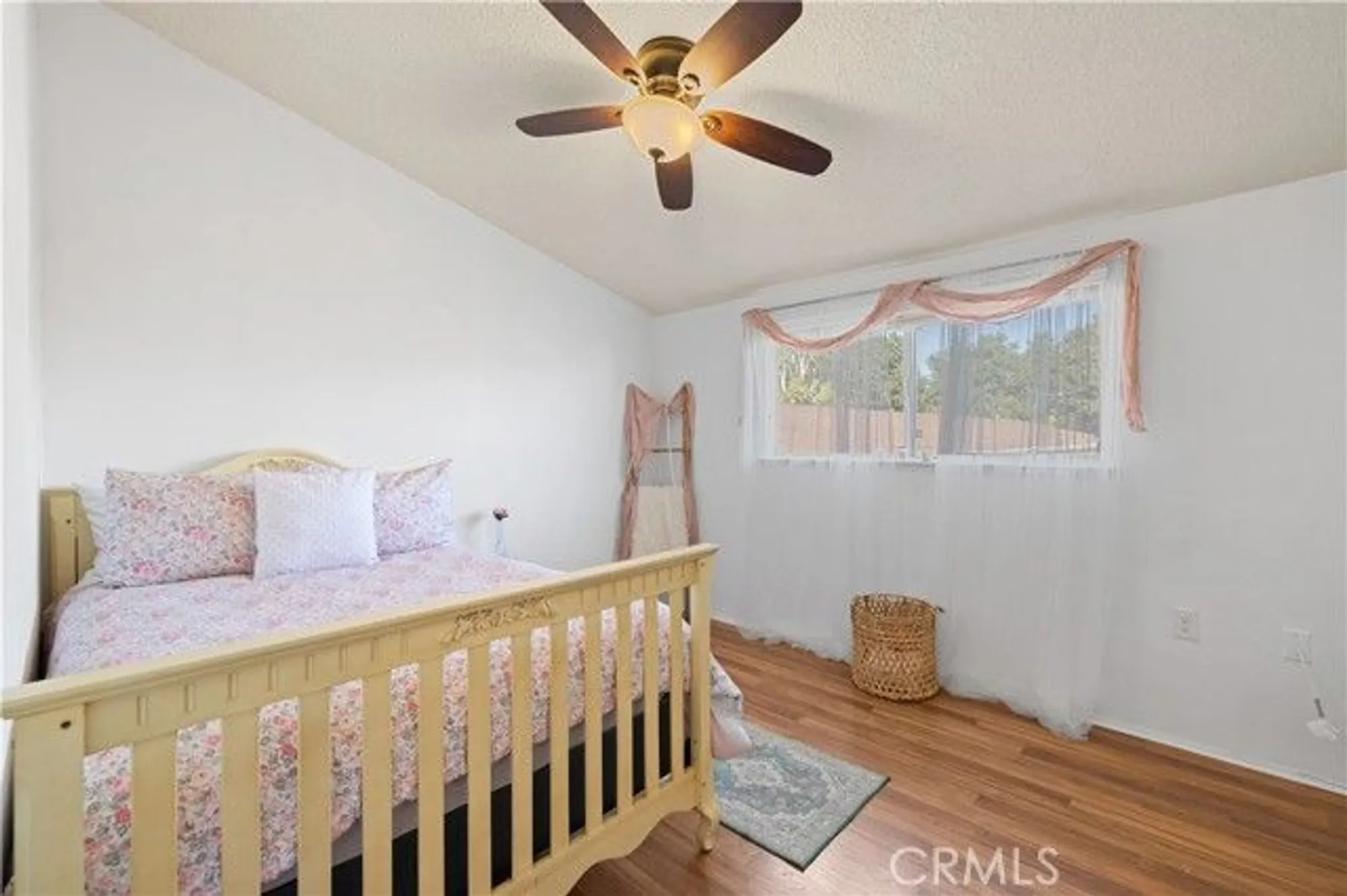 Property Slideshow image 16 of 30 | 19116 avenue of the oaks unit b, Newhall, CA, 91321