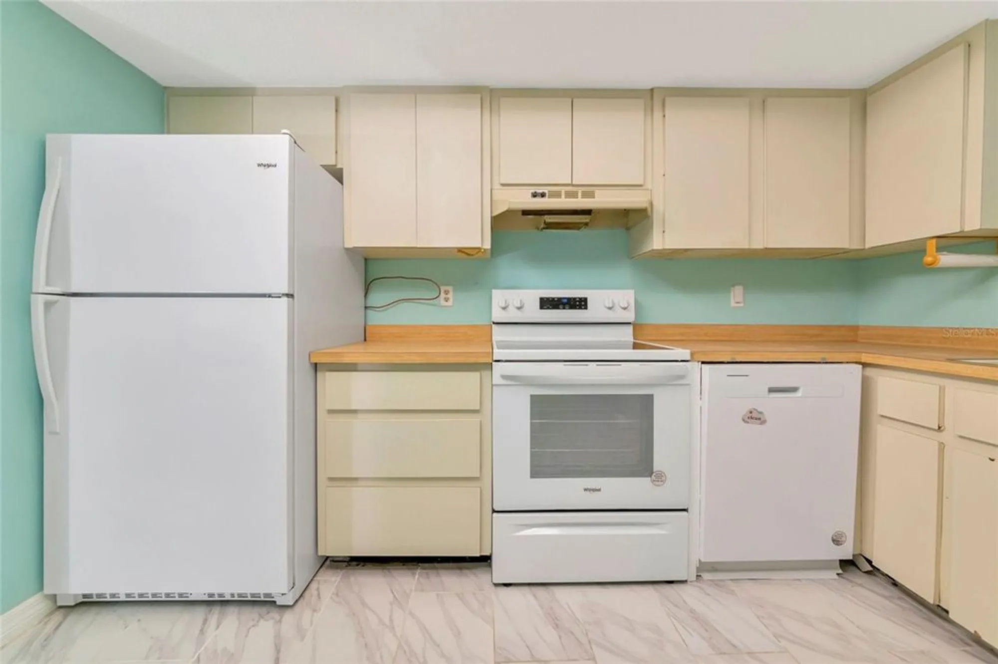 Property Slideshow image 9 of 44 | 3072 lake bayshore dr o- 119, Bradenton, FL, 34205