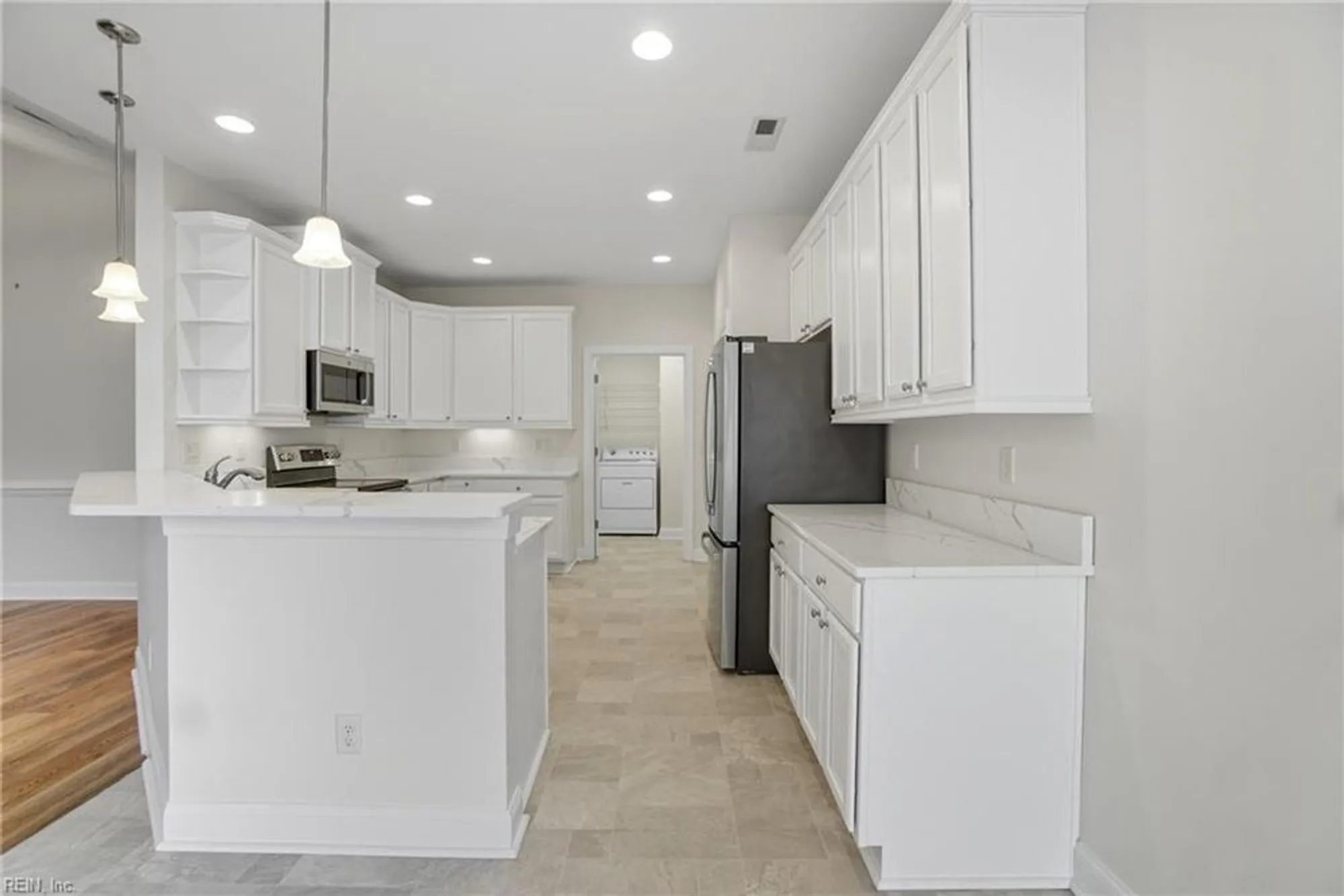 Property Slideshow image 8 of 35 | 1439 thistlewood ln, Chesapeake, VA, 23320