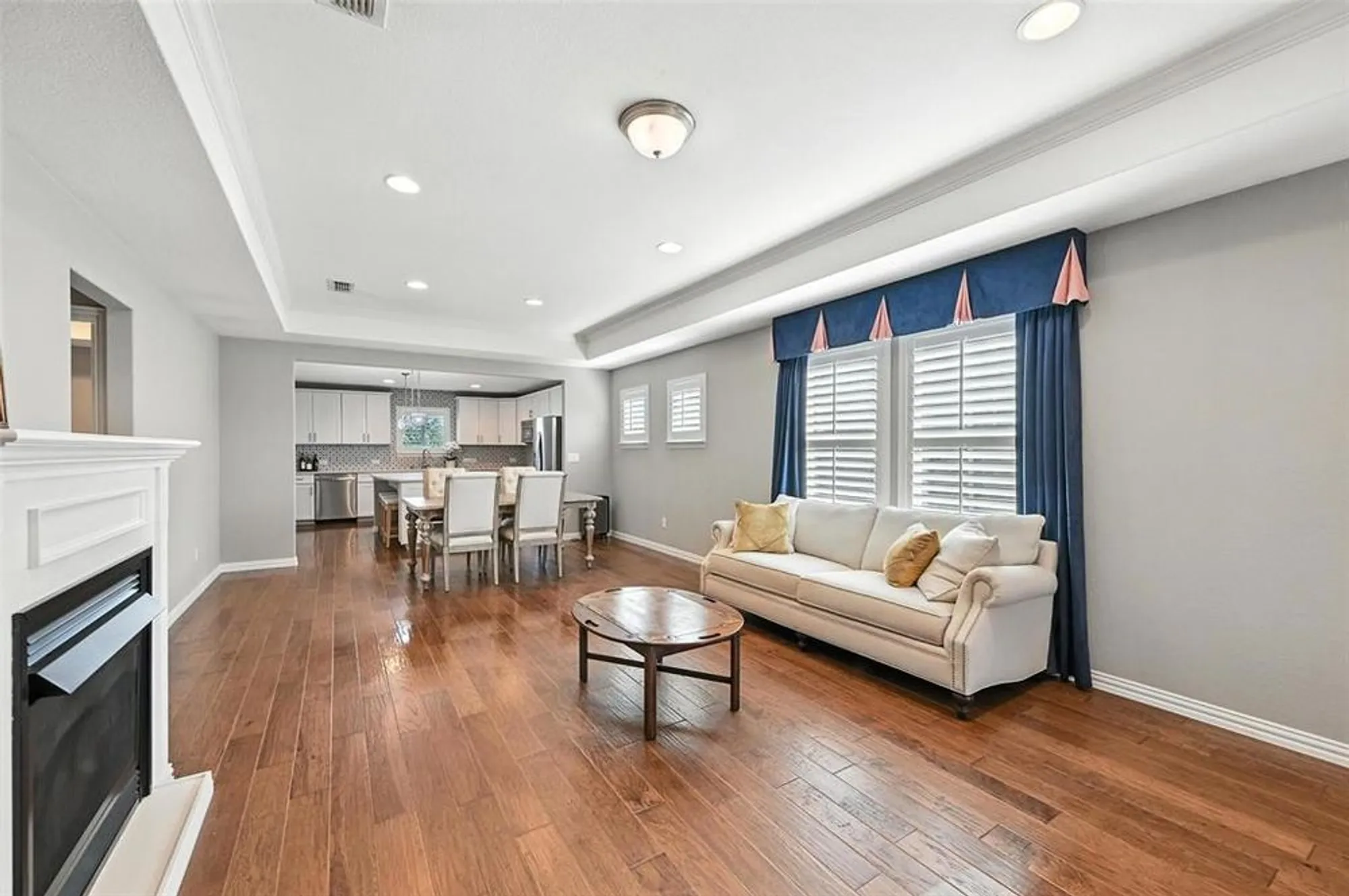 Property Slideshow image 13 of 38 | 2306 feathering dr, Frisco, TX, 75036
