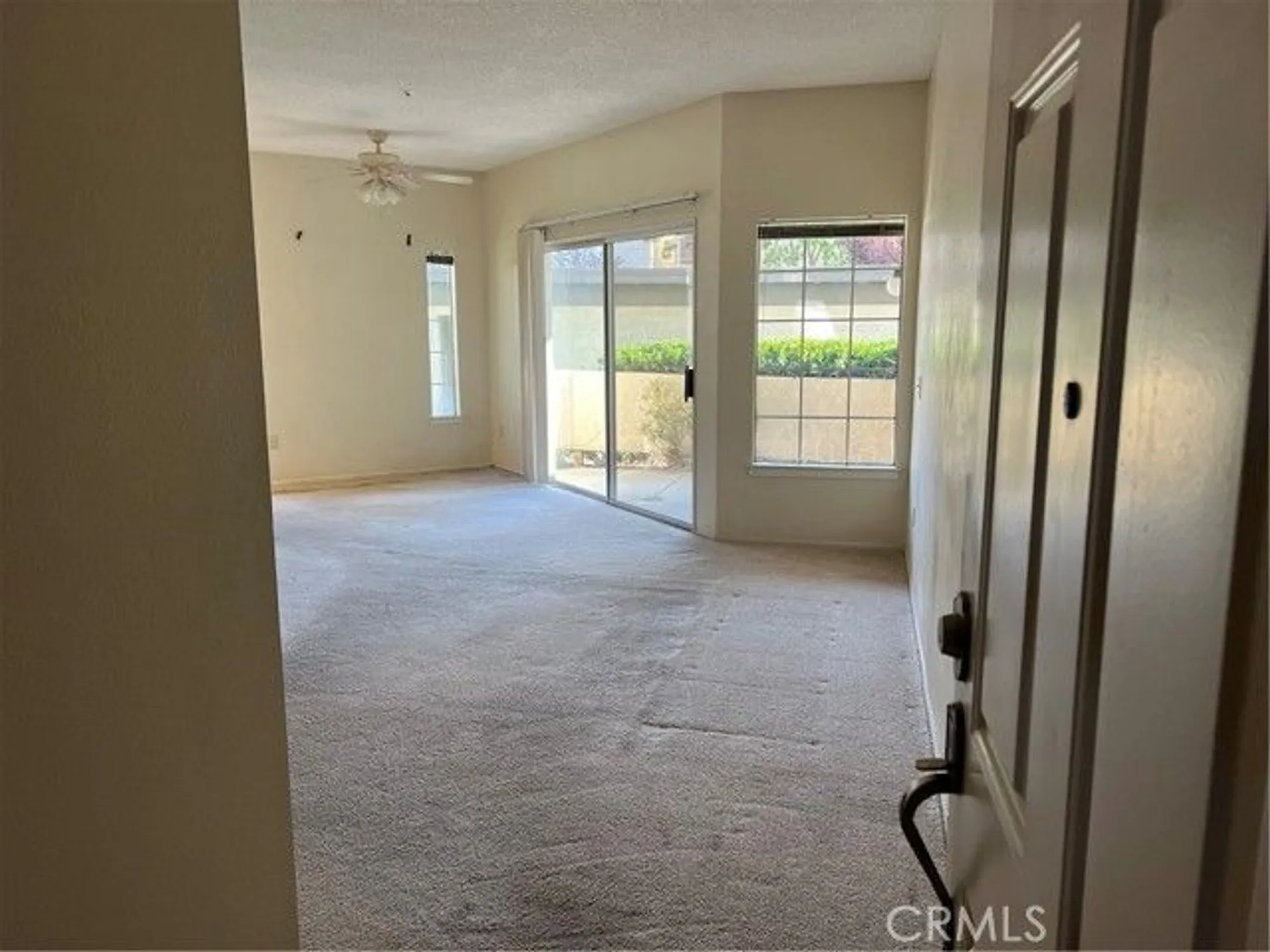 Property Slideshow image 9 of 28 | 19163 palo verde dr, Apple Valley, CA, 92308