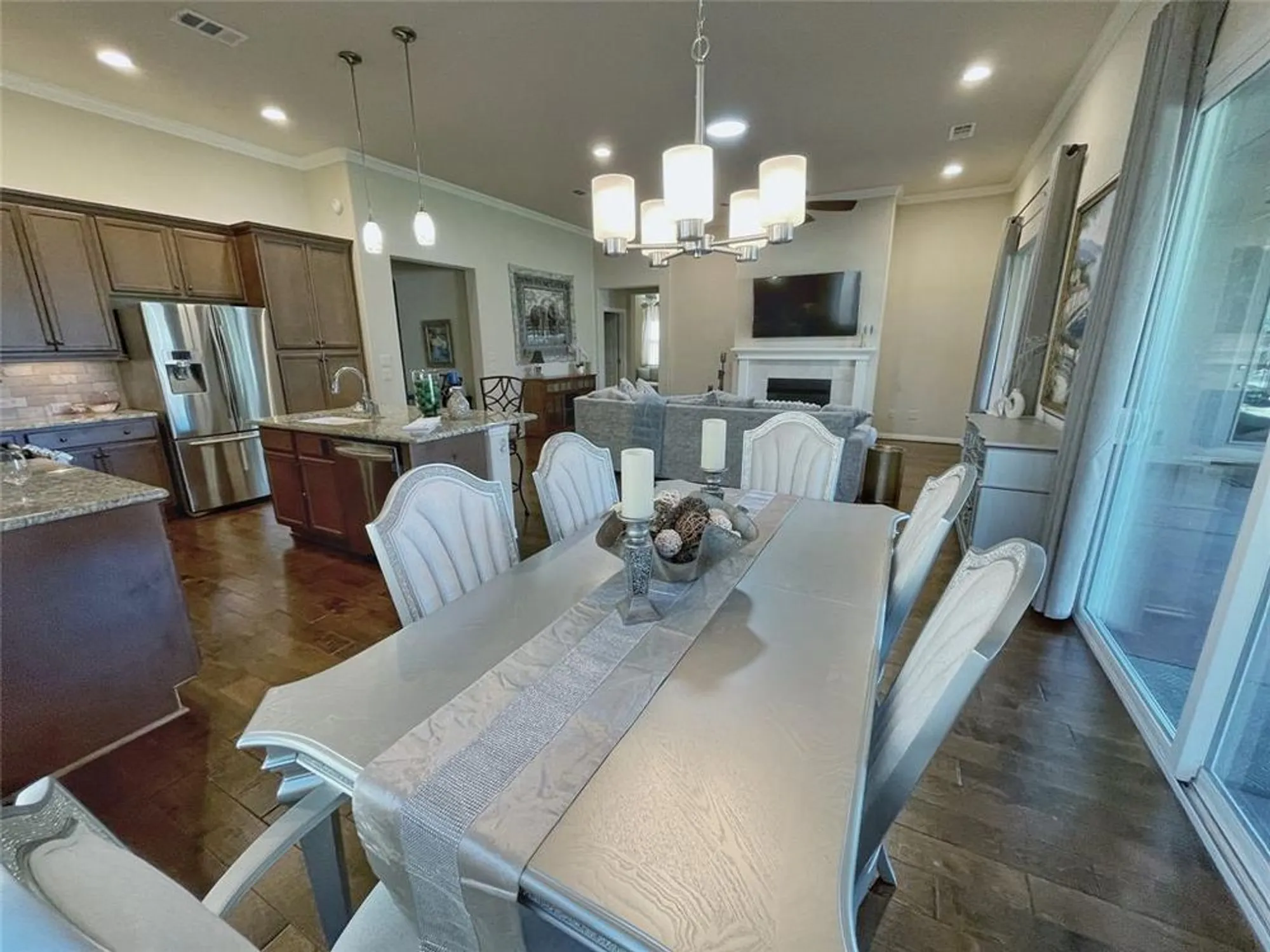 Property Slideshow image 14 of 39 | 11800 southerland dr, Denton, TX, 76207