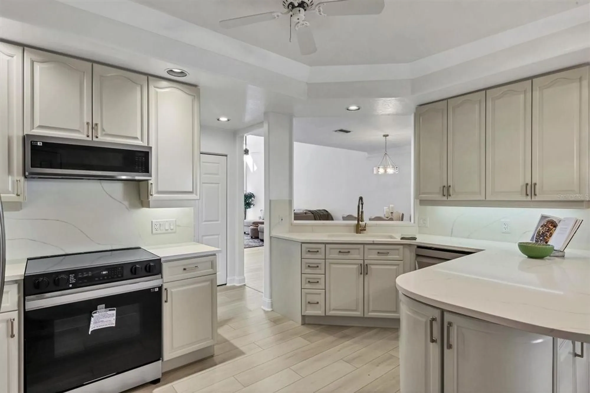Property Slideshow image 21 of 71 | 1703 starling dr # 1703, Sarasota, FL, 34231