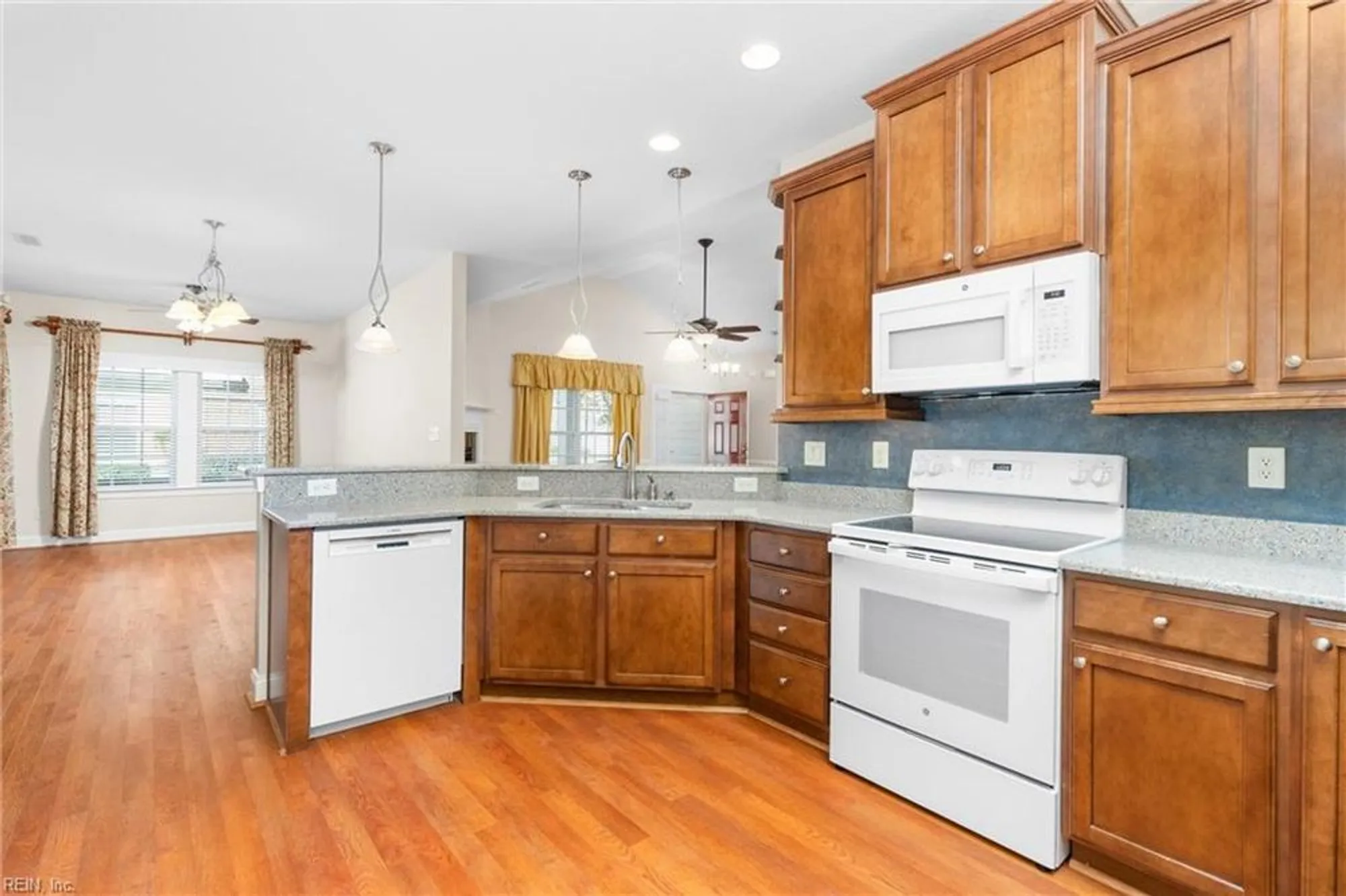 Property Slideshow image 10 of 39 | 1413 thistlewood ln # 54, Chesapeake, VA, 23320