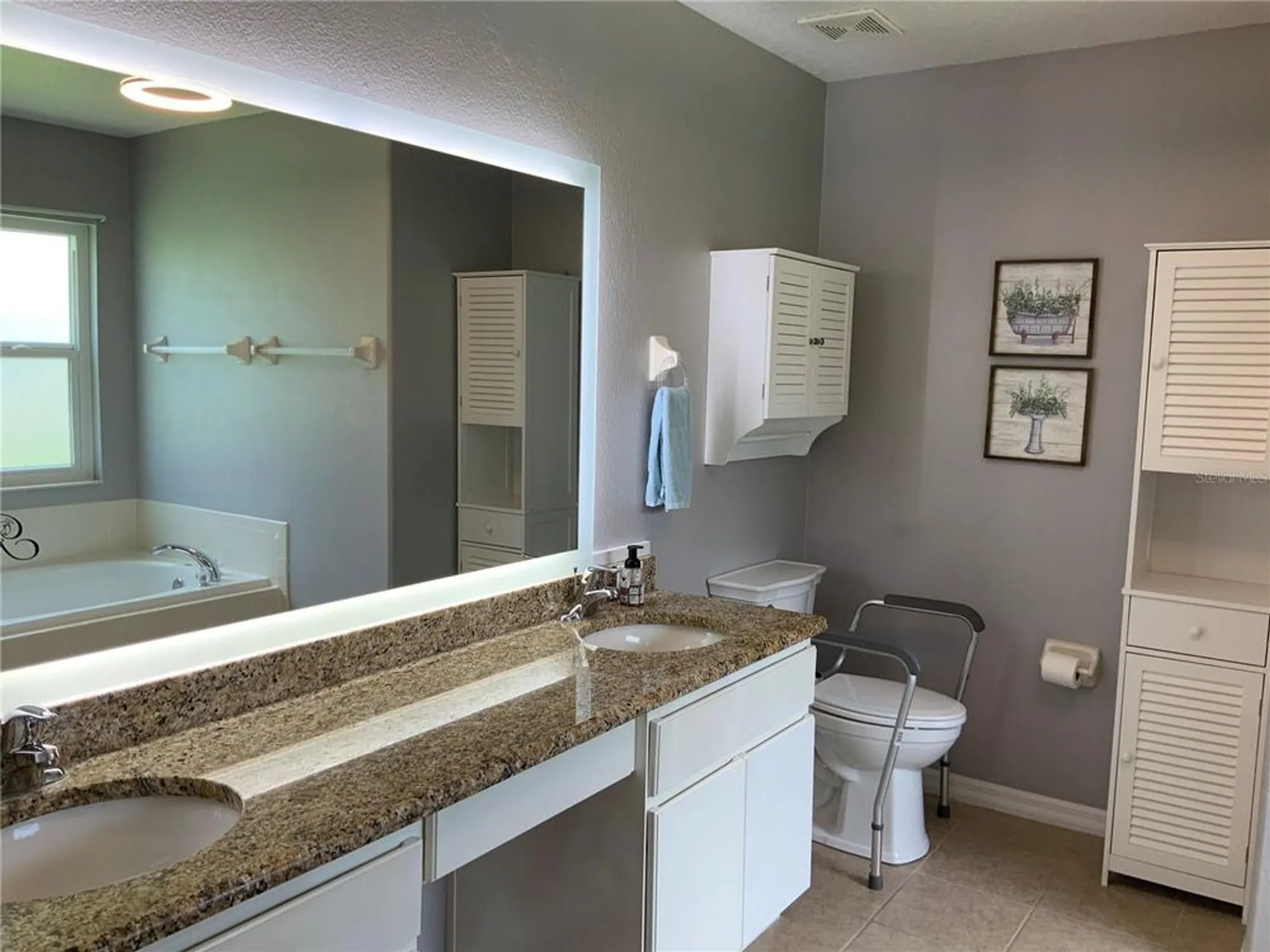 Property Slideshow image 15 of 26 | 27123 nostalgia dr, Leesburg, FL, 34748