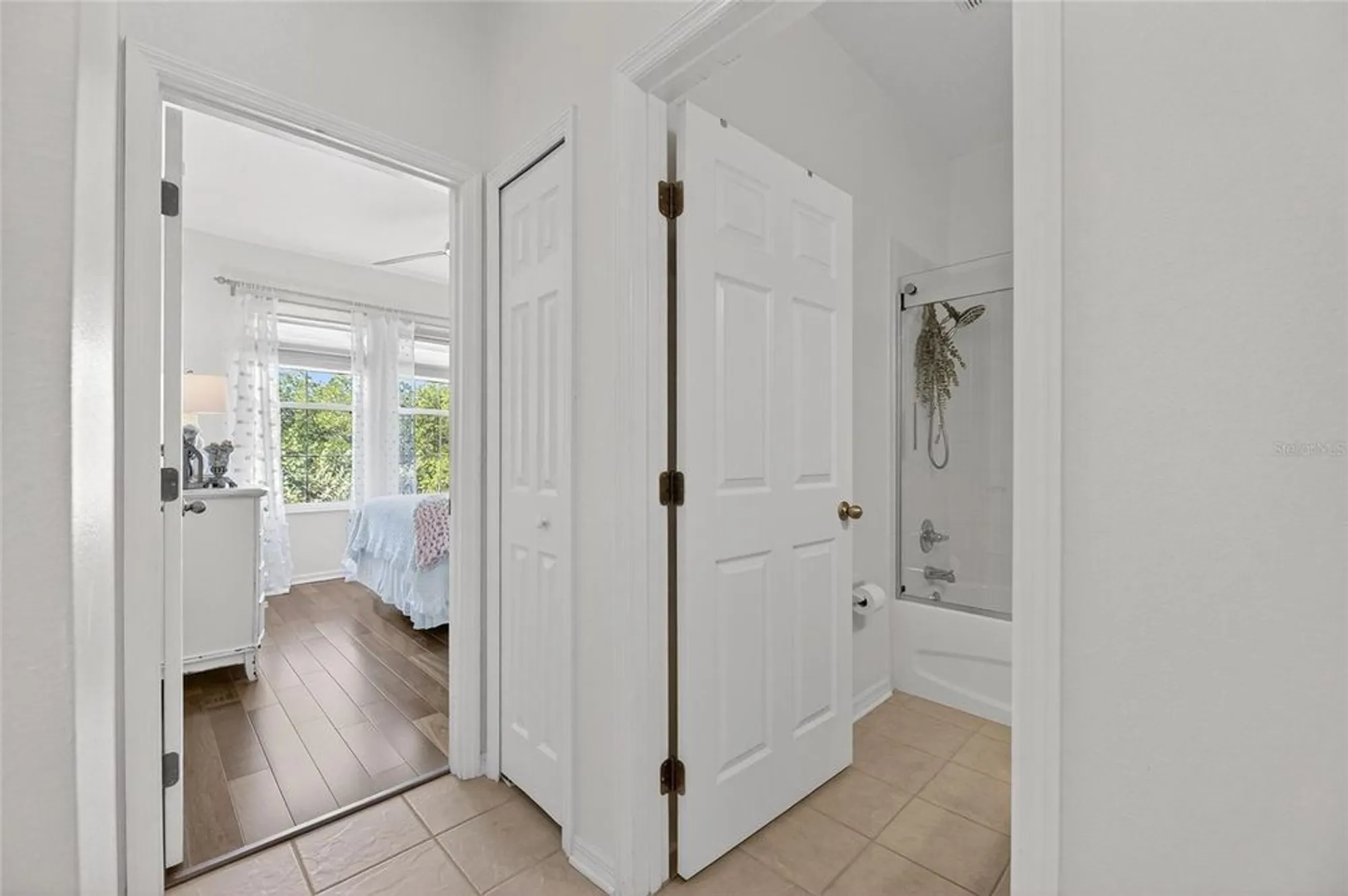 Property Slideshow image 39 of 100 | 5612 golden isles dr, Apollo Beach, FL, 33572