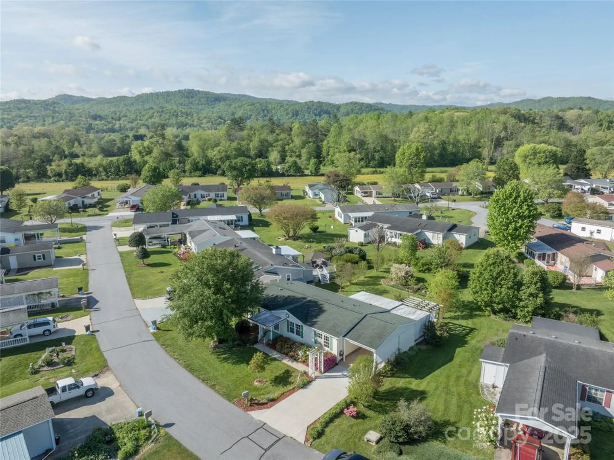 Property Slideshow image 36 of 42 | 236 white ash cir, Hendersonville, NC, 28739