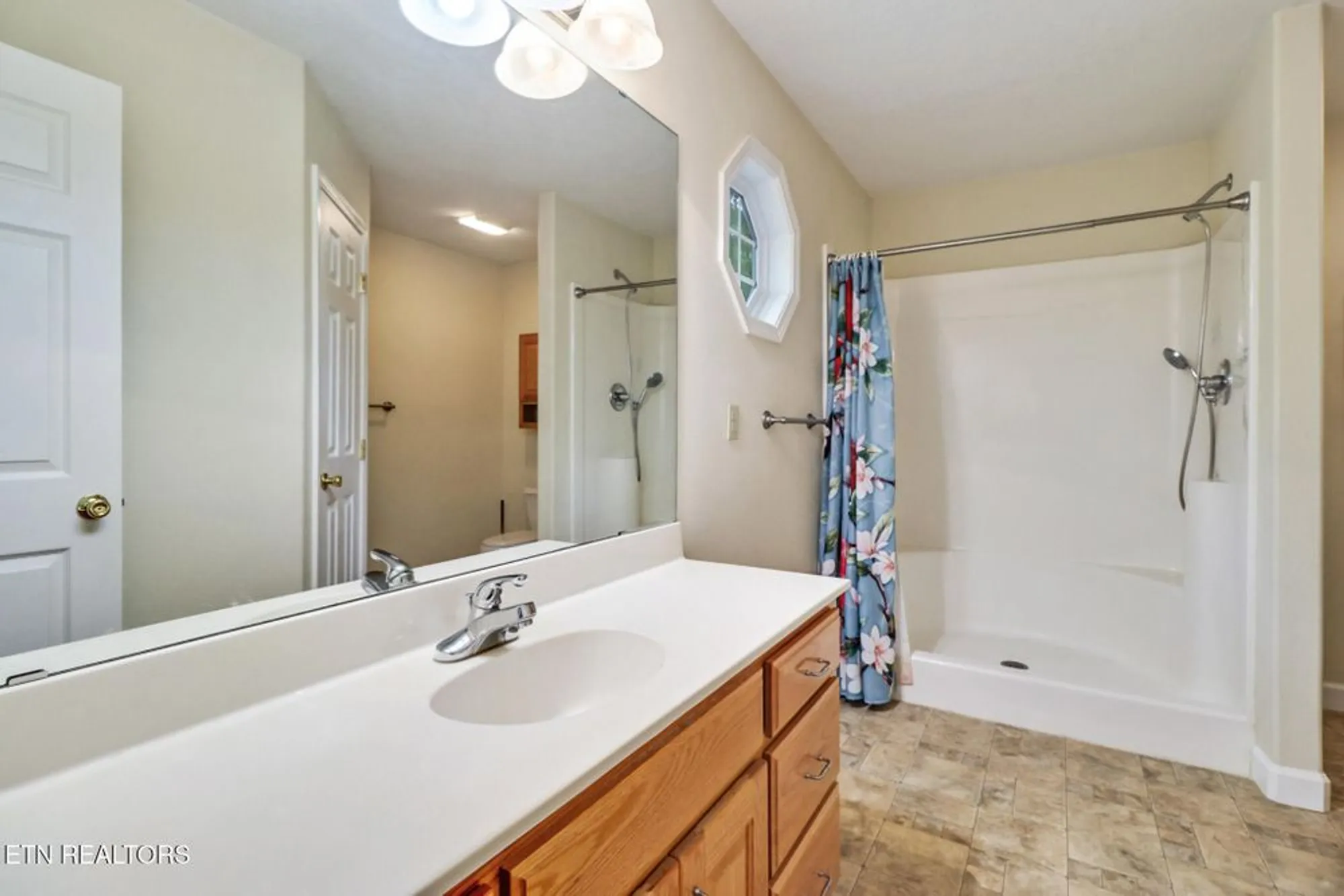 Property Slideshow image 16 of 24 | 348 lakeview dr, Crossville, TN, 38558