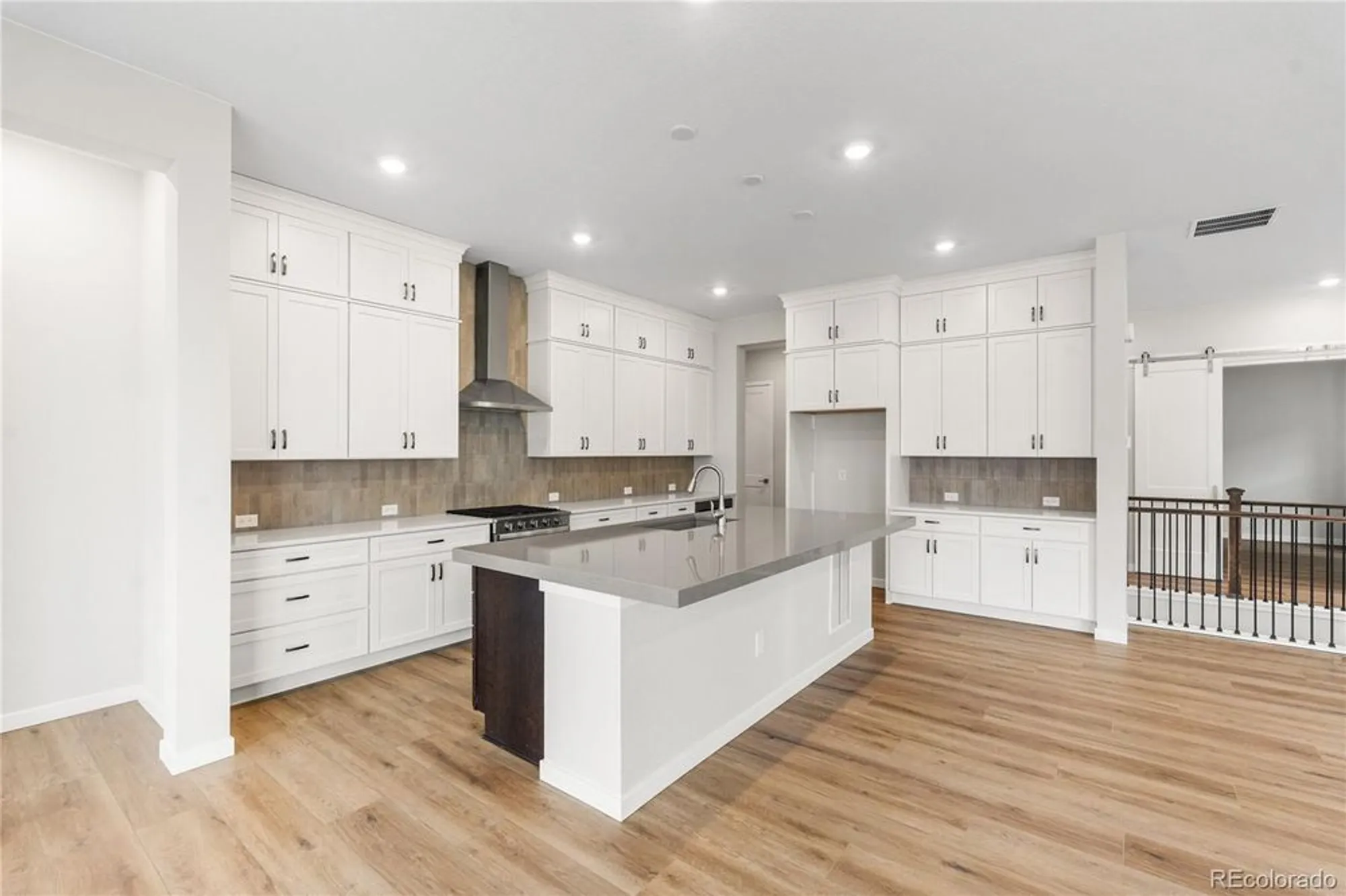 Property Slideshow image 14 of 31 | 11116 stonepath st, Littleton, CO, 80125