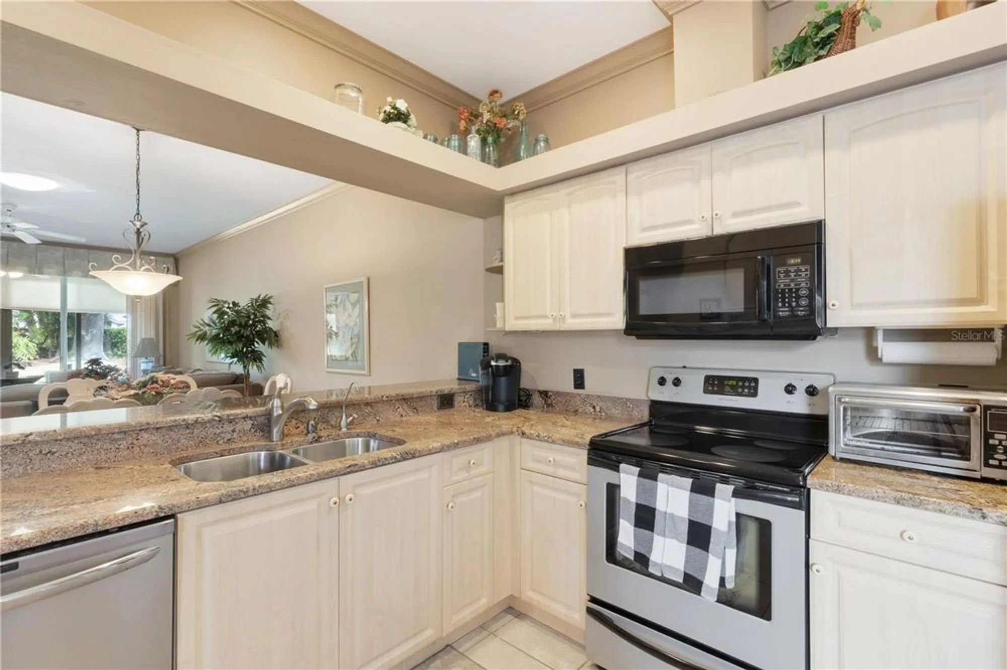 Property Slideshow image 12 of 60 | 6935 stoneywalk ct, Bradenton, FL, 34203