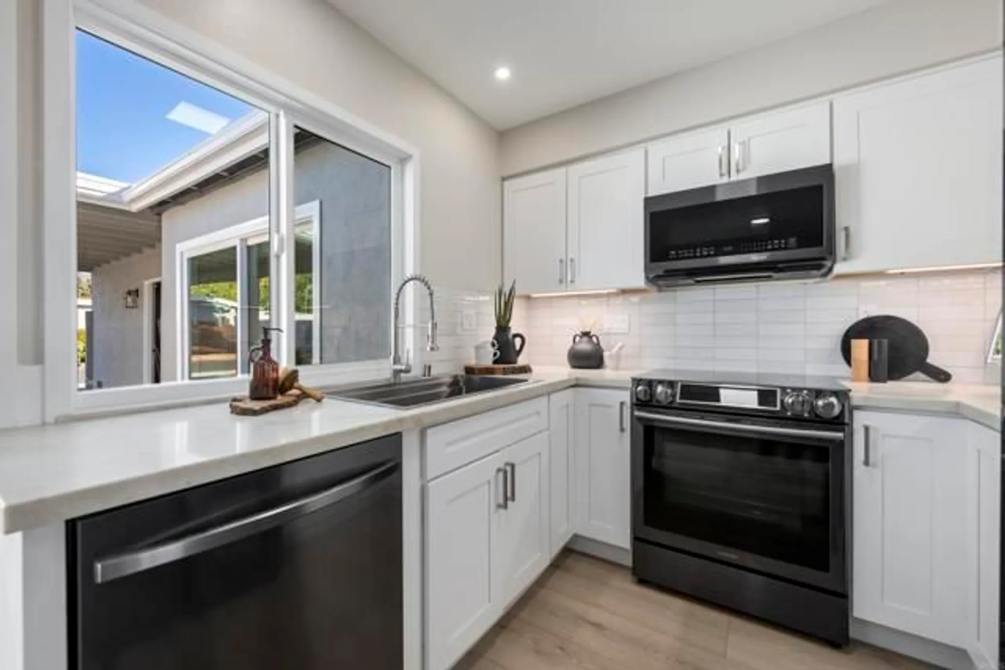 Property Slideshow image 10 of 31 | 3839 vista campana 72, Oceanside, CA, 92057