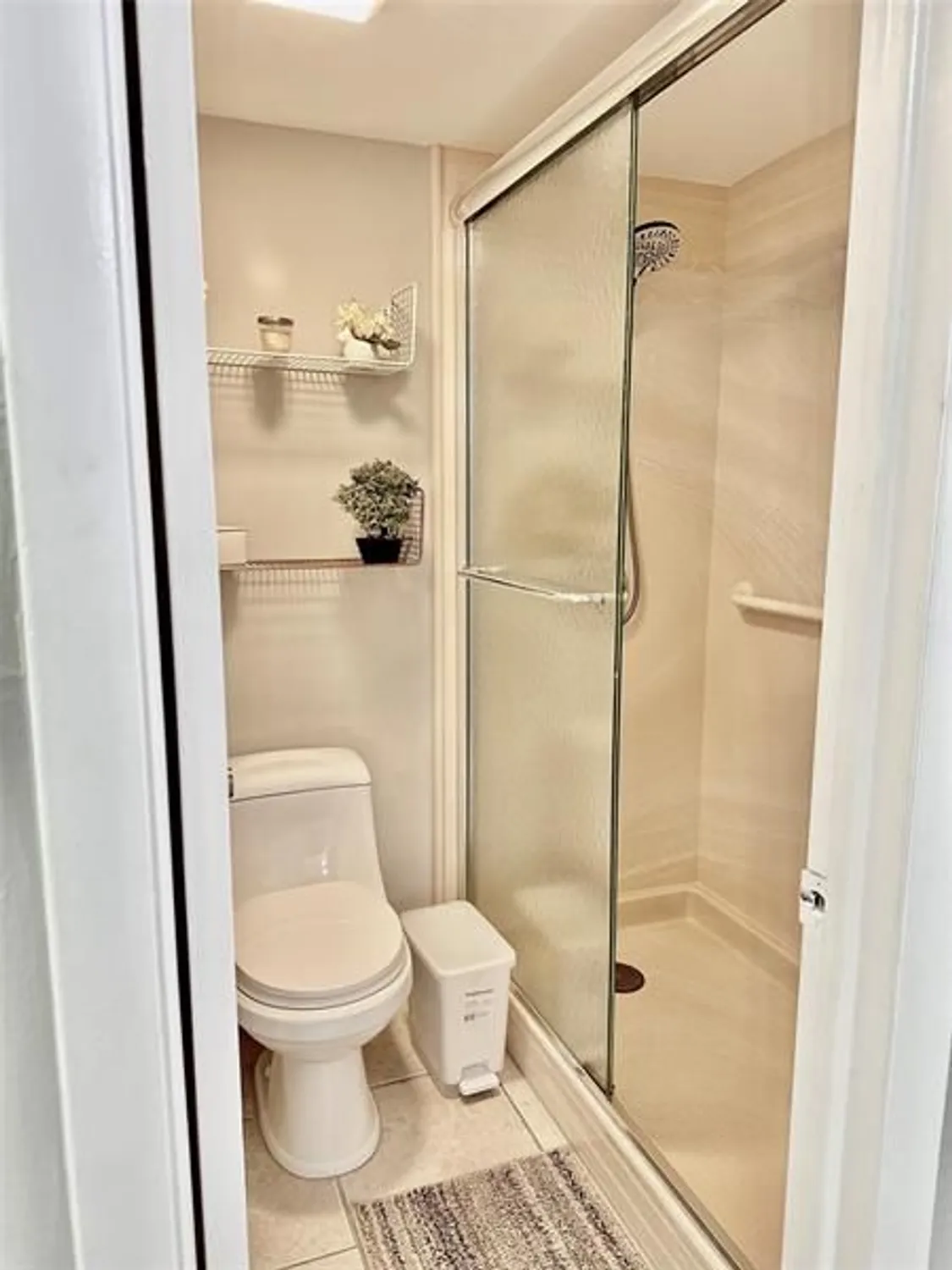 Property Slideshow image 13 of 35 | 9201 lime bay blvd 214, Tamarac, FL, 33321