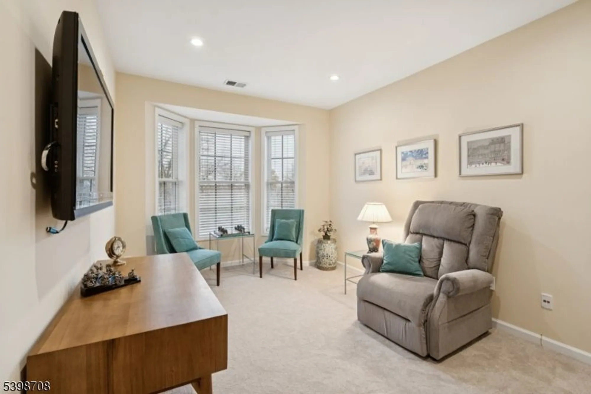 Property Slideshow image 22 of 35 | 911 holly ln # 11, Cedar Grove, NJ, 07009