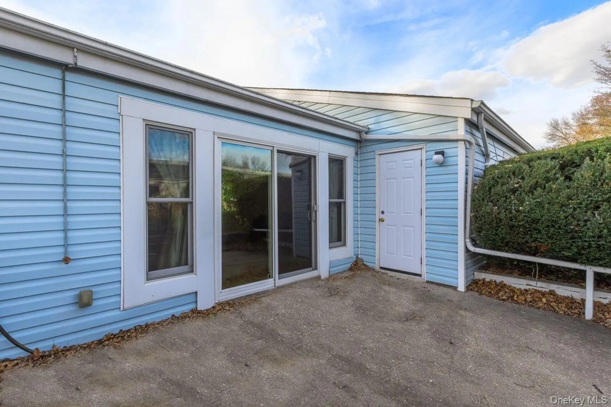 Property Slideshow image 20 of 31 | 705 cabot ct, Saint James, NY, 11780