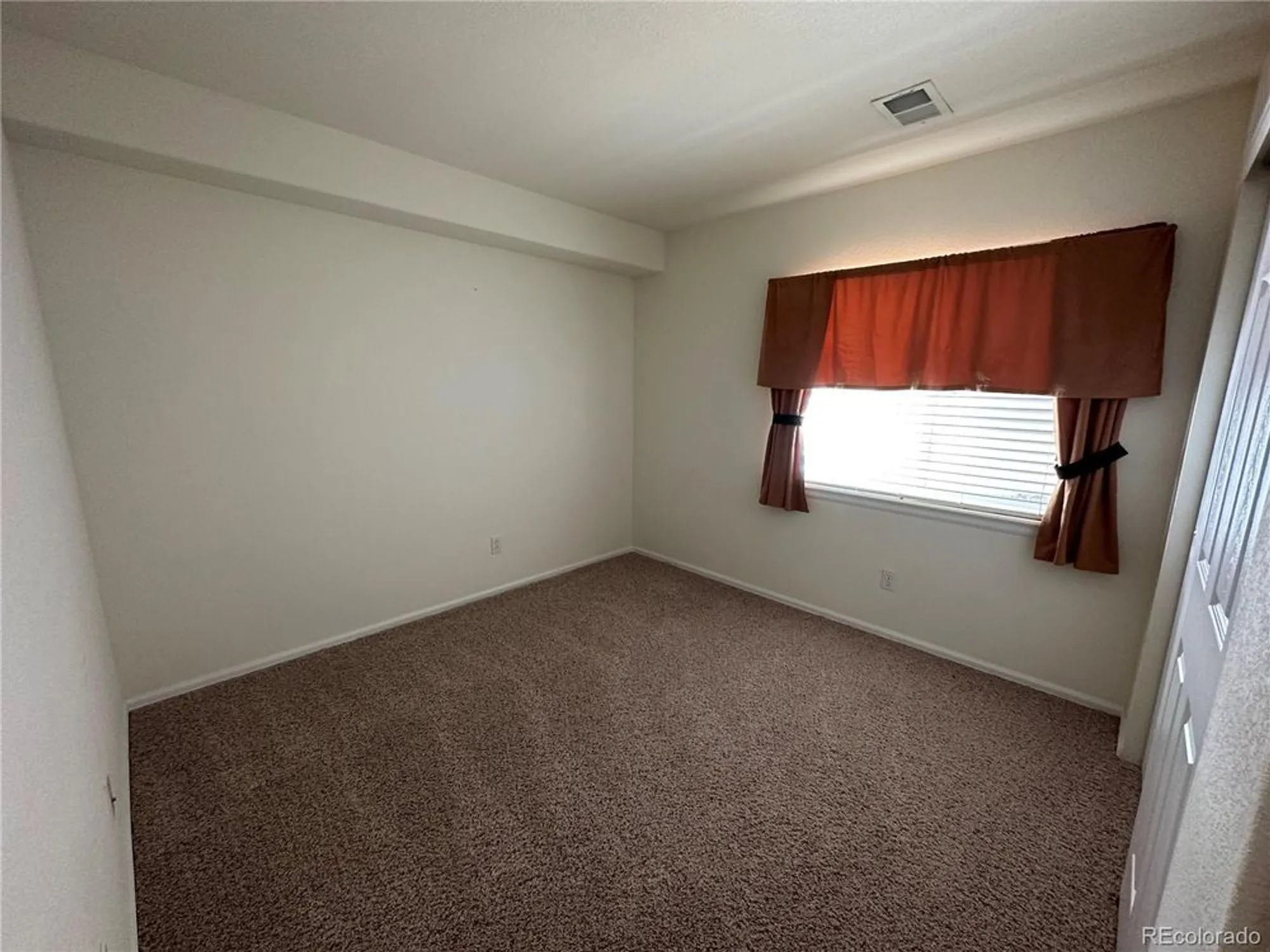 Property Slideshow image 25 of 28 | 22840 e heritage pkwy, Aurora, CO, 80016