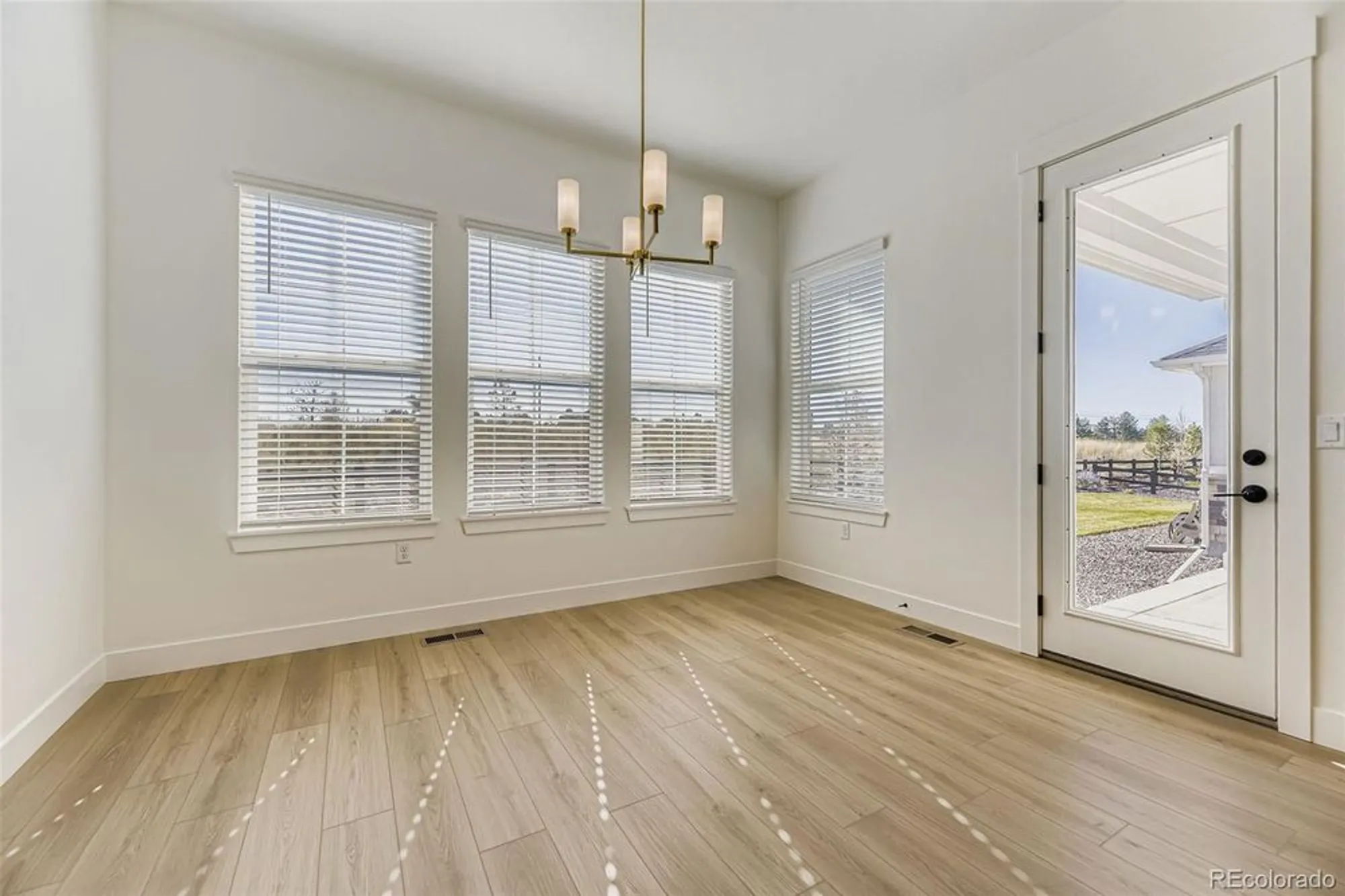 Property Slideshow image 12 of 28 | 9046 s shawnee ct, Aurora, CO, 80016