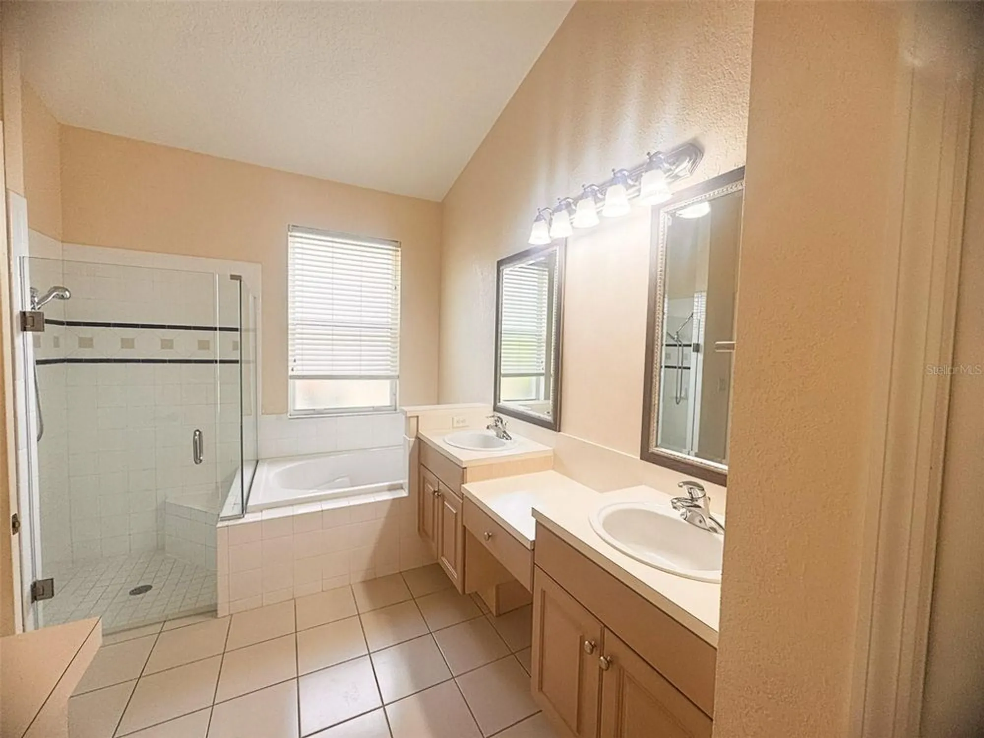 Property Slideshow image 10 of 38 | 1180 mesa verde ct, Clermont, FL, 34711
