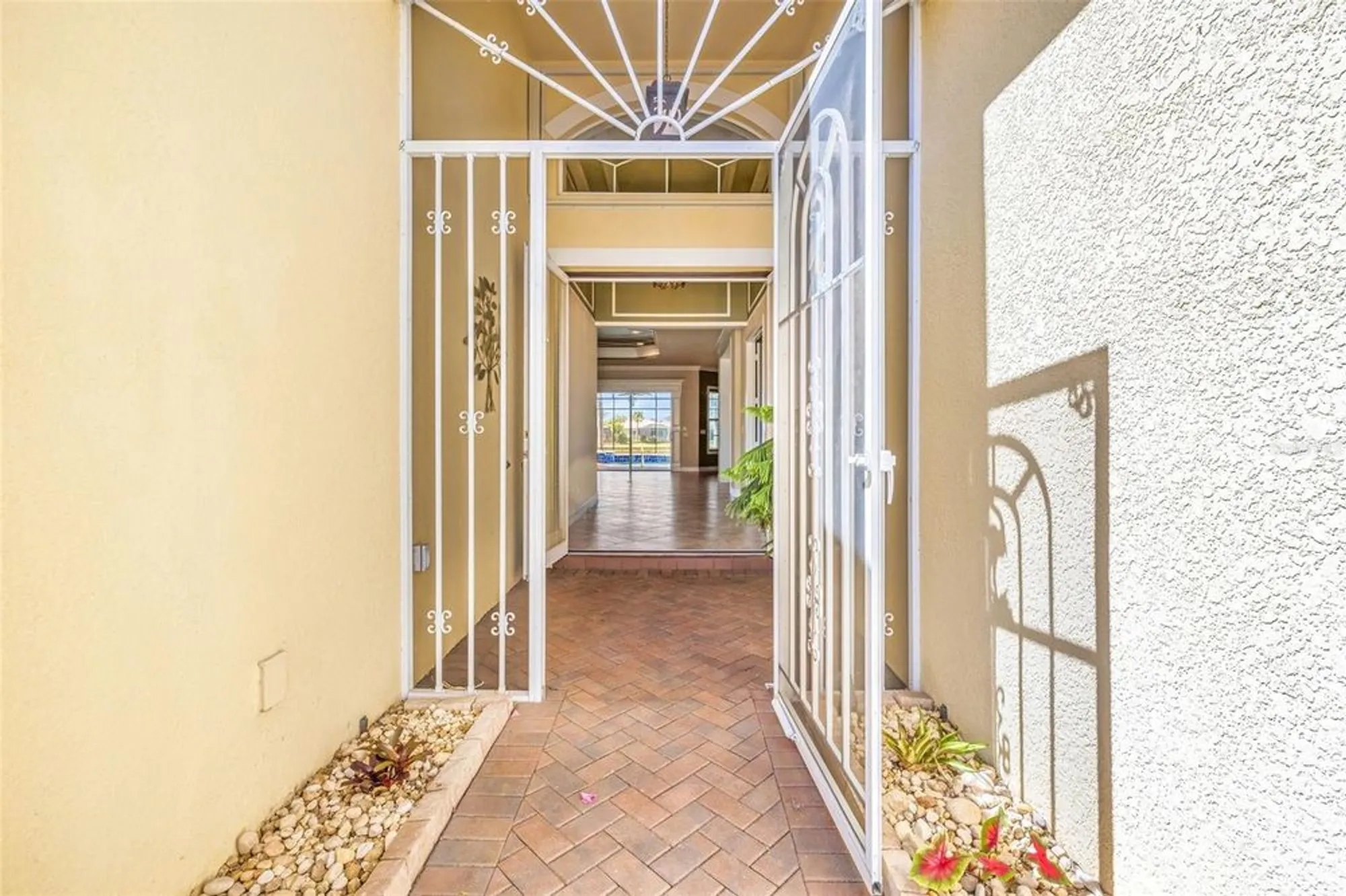 Property Slideshow image 6 of 88 | 5073 stone harbor cir, Wimauma, FL, 33598