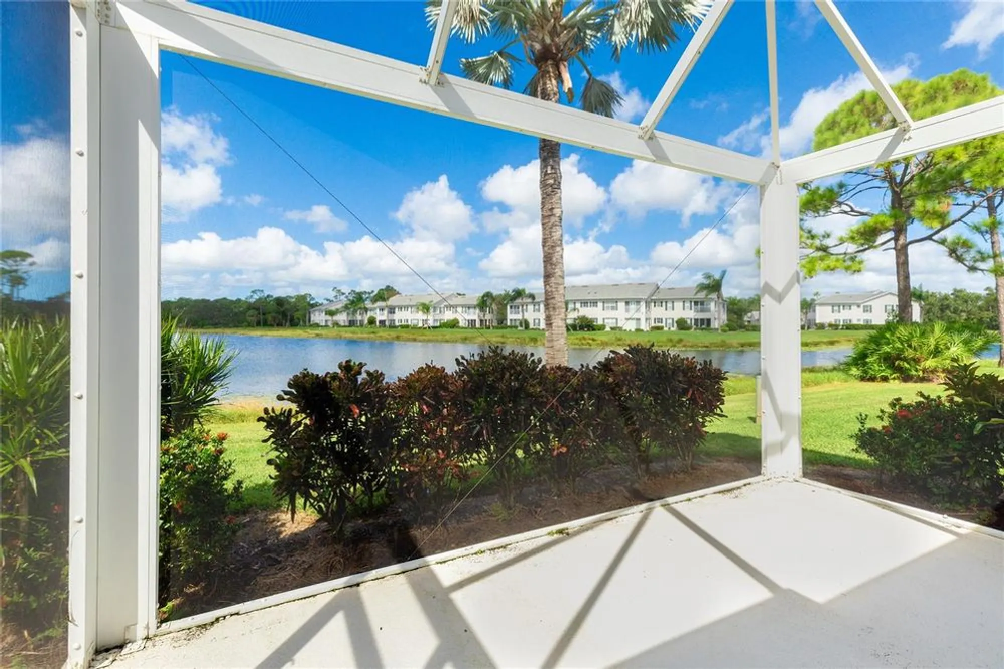 Property Slideshow image 24 of 51 | 875 chalmers dr 11, Venice, FL, 34293