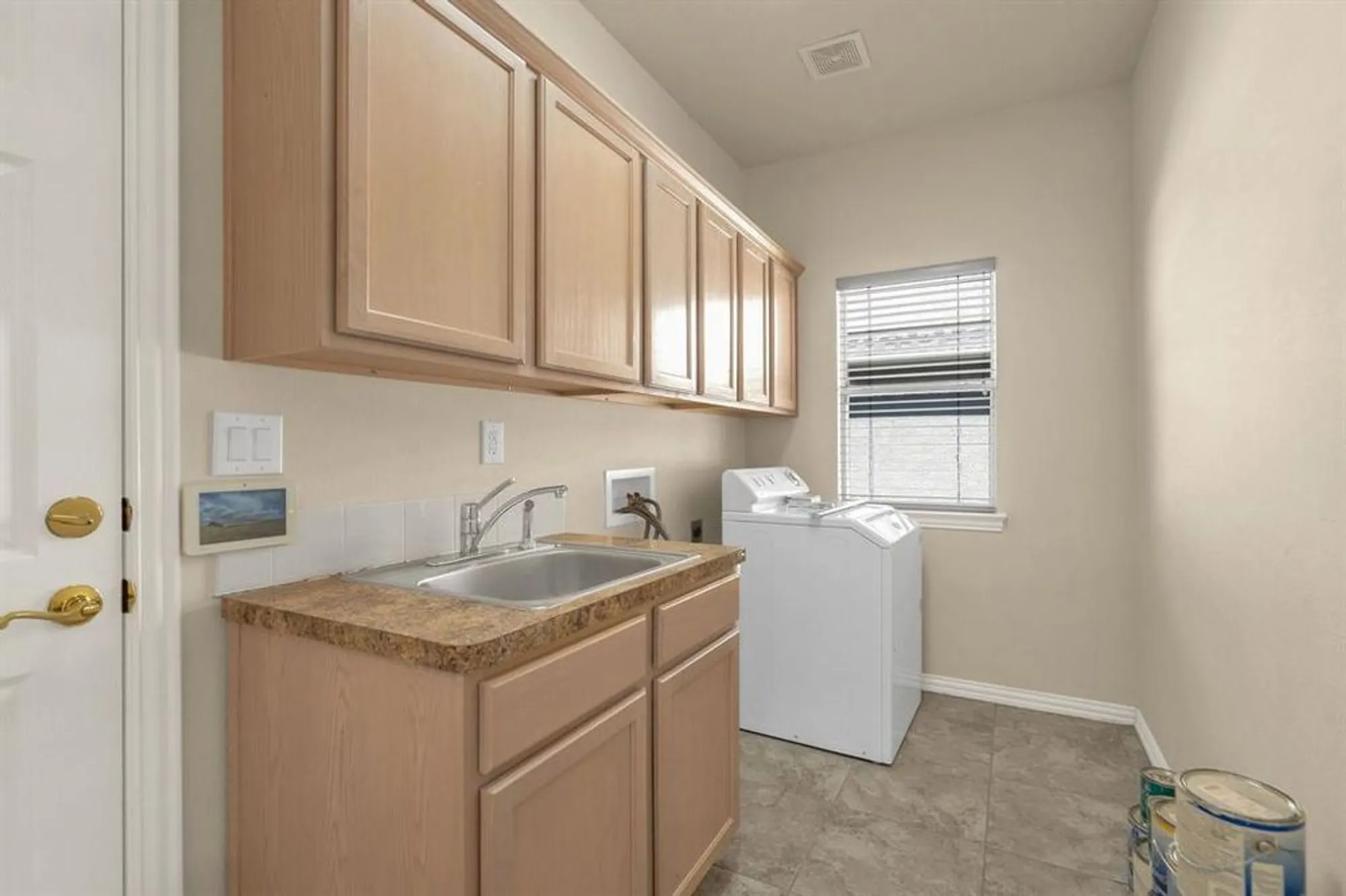 Property Slideshow image 23 of 34 | 9009 gardenia dr, Denton, TX, 76207