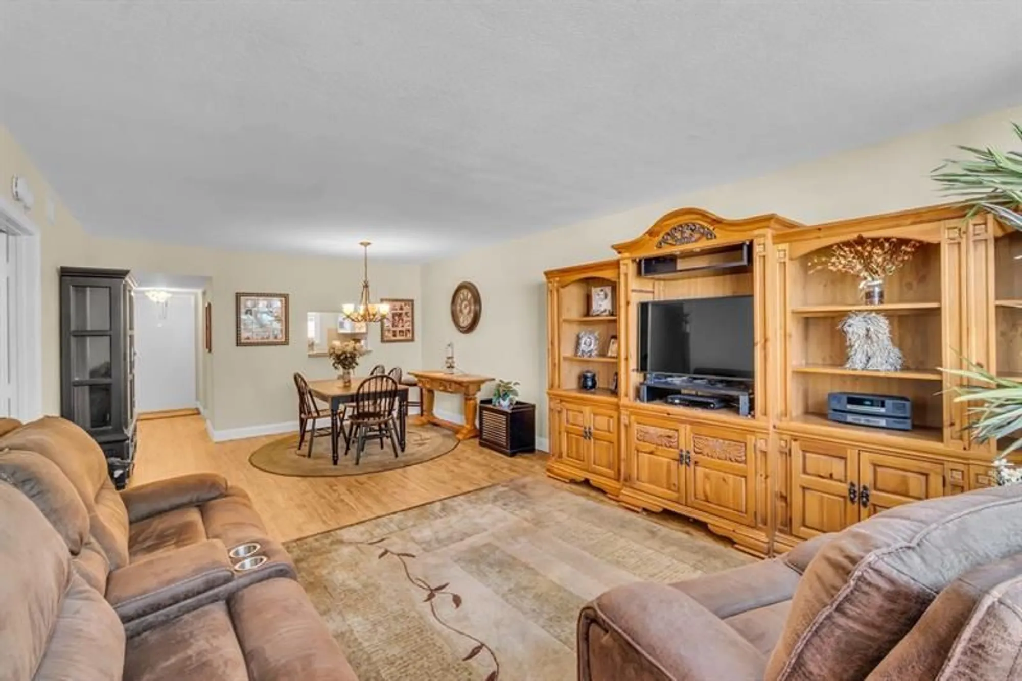 Property Slideshow image 16 of 38 | 6890 royal palm blvd 203h, Margate, FL, 33063