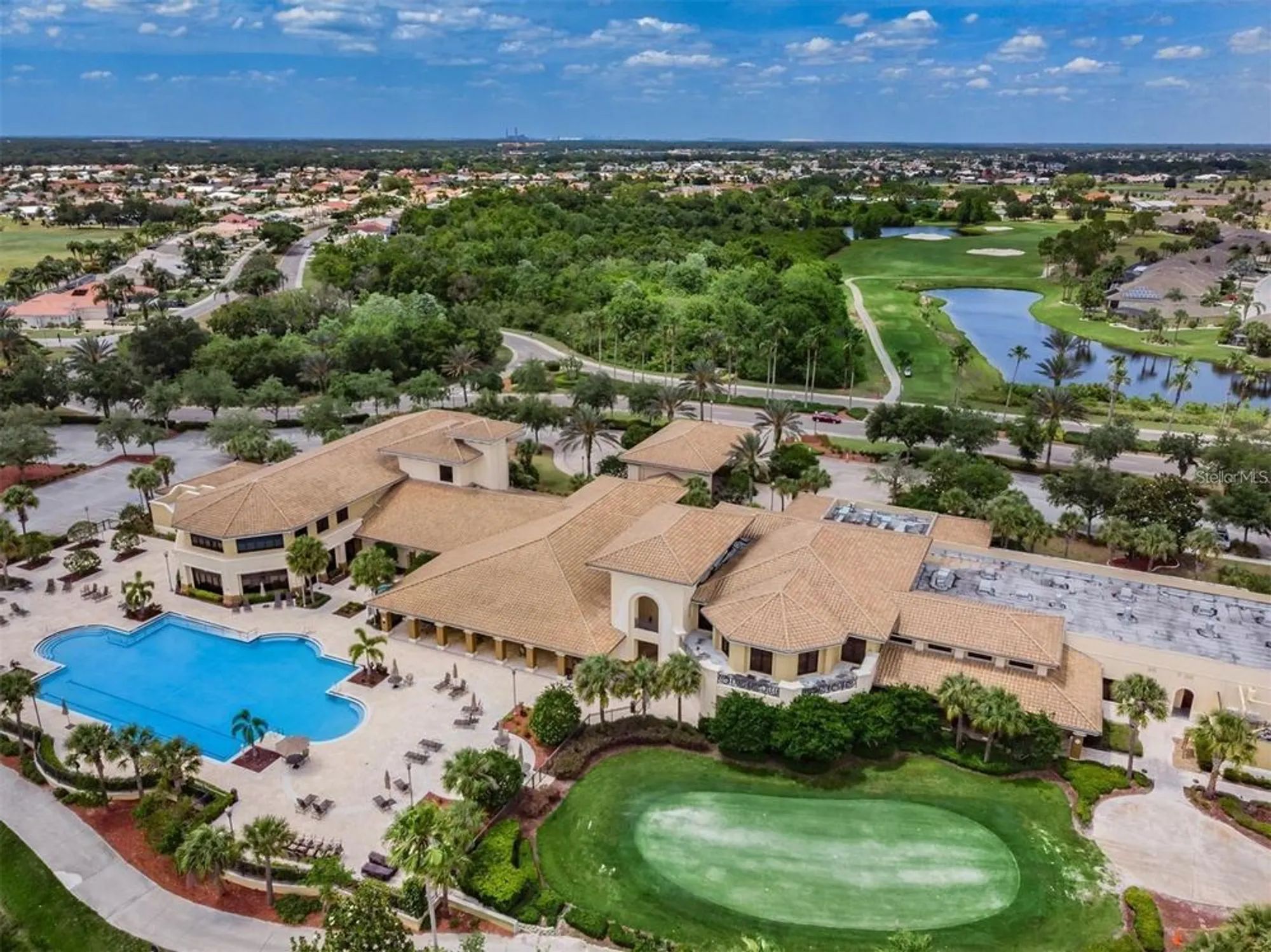 Property Slideshow image 17 of 30 | 1906 canterbury ln unit 32, Sun City Center, FL, 33573