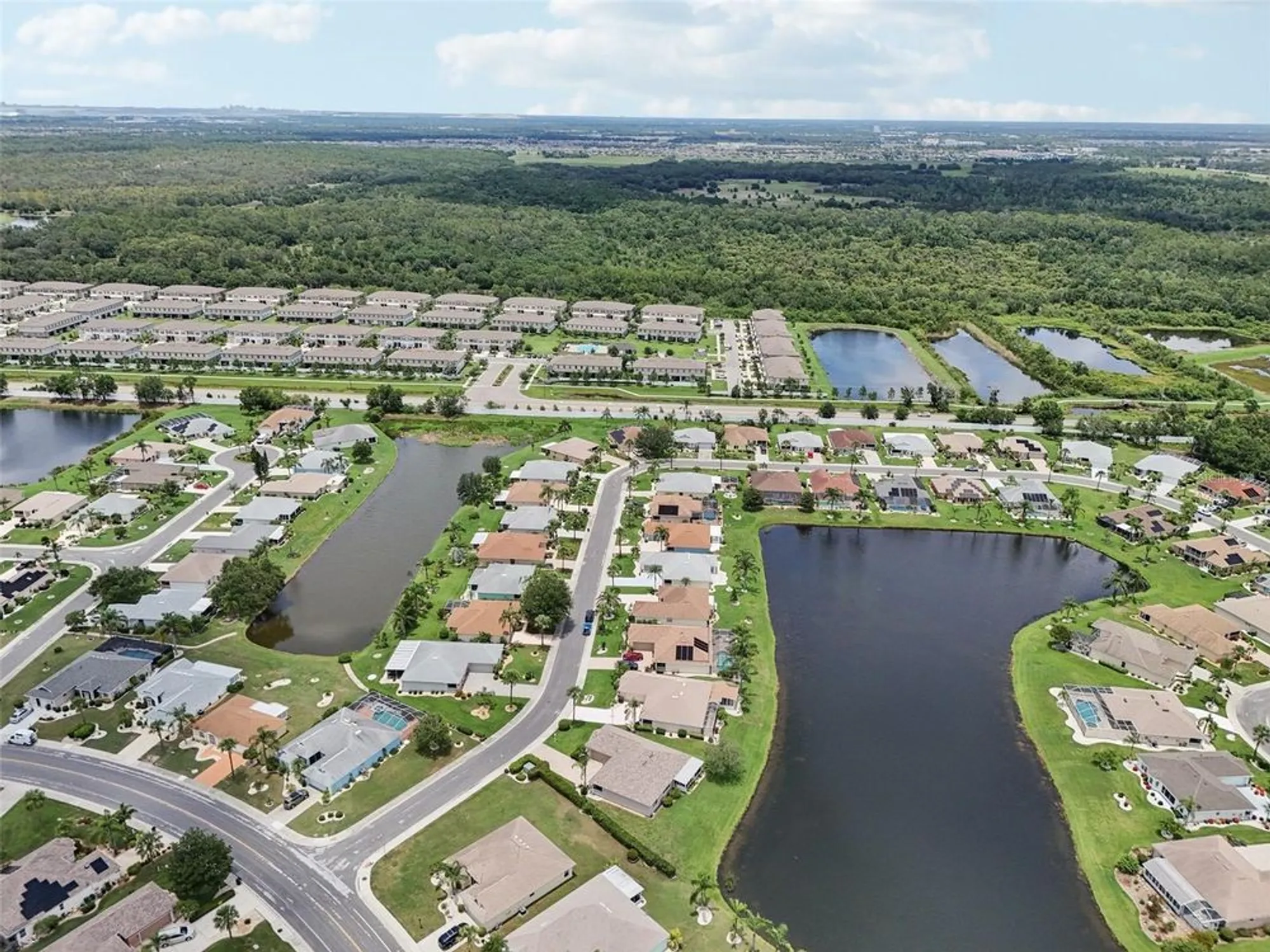 Property Slideshow image 43 of 46 | 2306 emerald lake dr, Sun City Center, FL, 33573