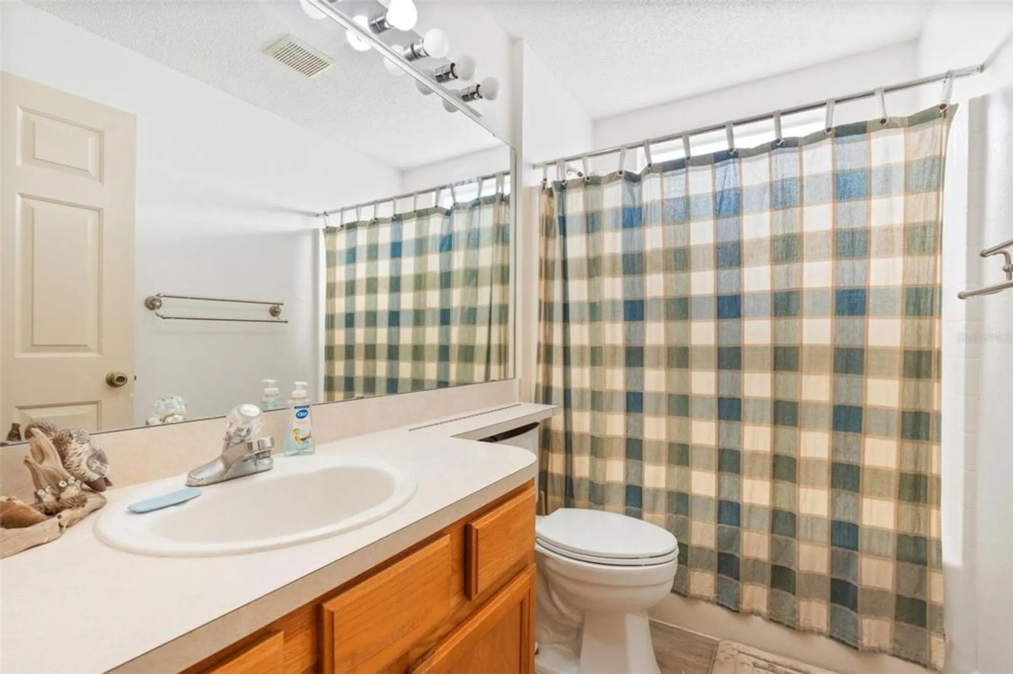 Property Slideshow image 22 of 41 | 6065 magpie dr, Lakeland, FL, 33809