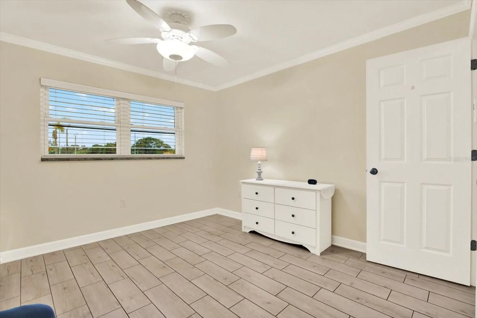 Property Slideshow image 17 of 38 | 5501 80th st n unit 206, Saint Petersburg, FL, 33709