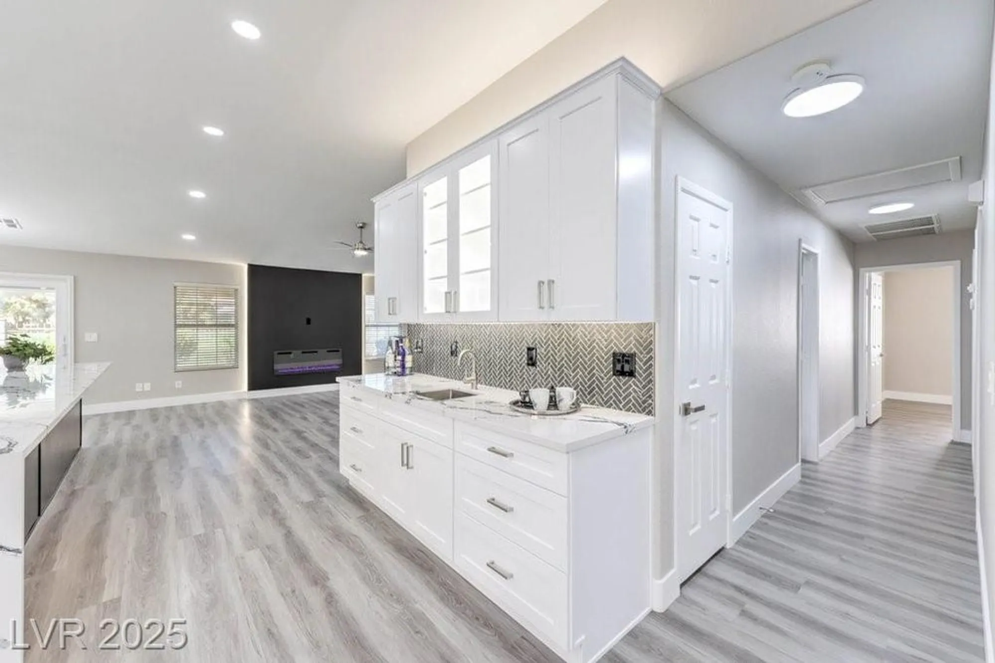 Property Slideshow image 12 of 63 | 5433 honey mesquite ln, Las Vegas, NV, 89130