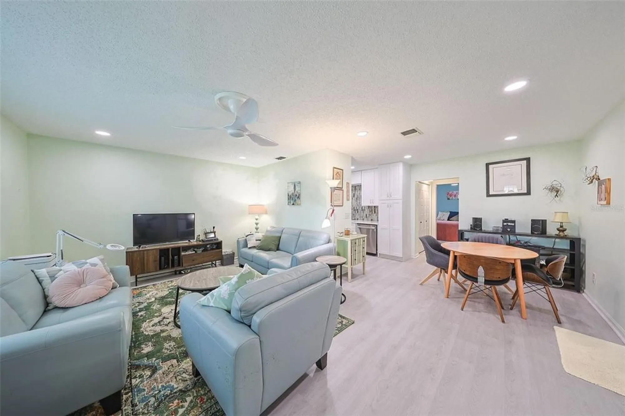 Property Slideshow image 16 of 85 | 1902 dandridge st 24, Sun City Center, FL, 33573