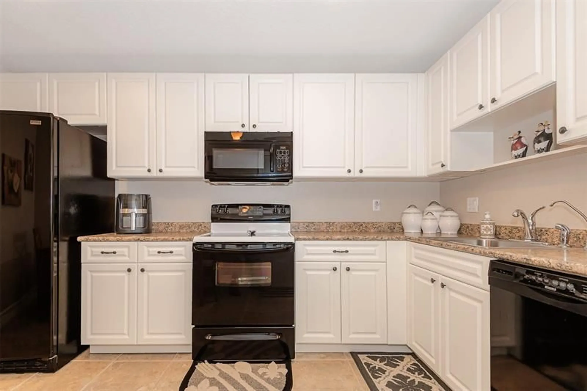 Property Slideshow image 6 of 45 | 4751 nw 21st st 4p, Lauderhill, FL, 33313