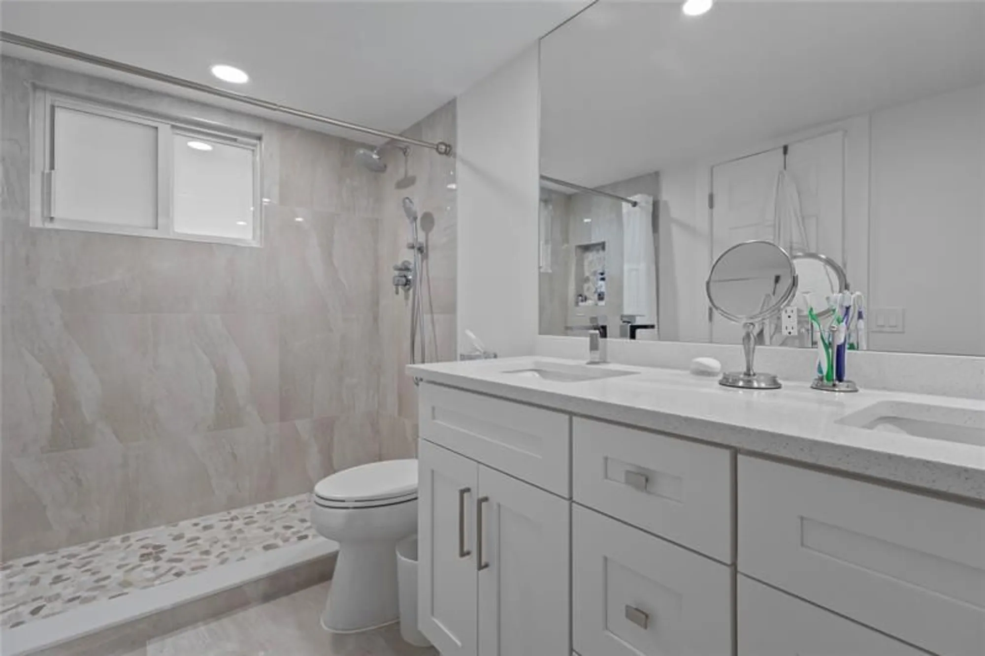 Property Slideshow image 9 of 15 | 4301 martinique cir m2, Coconut Creek, FL, 33066