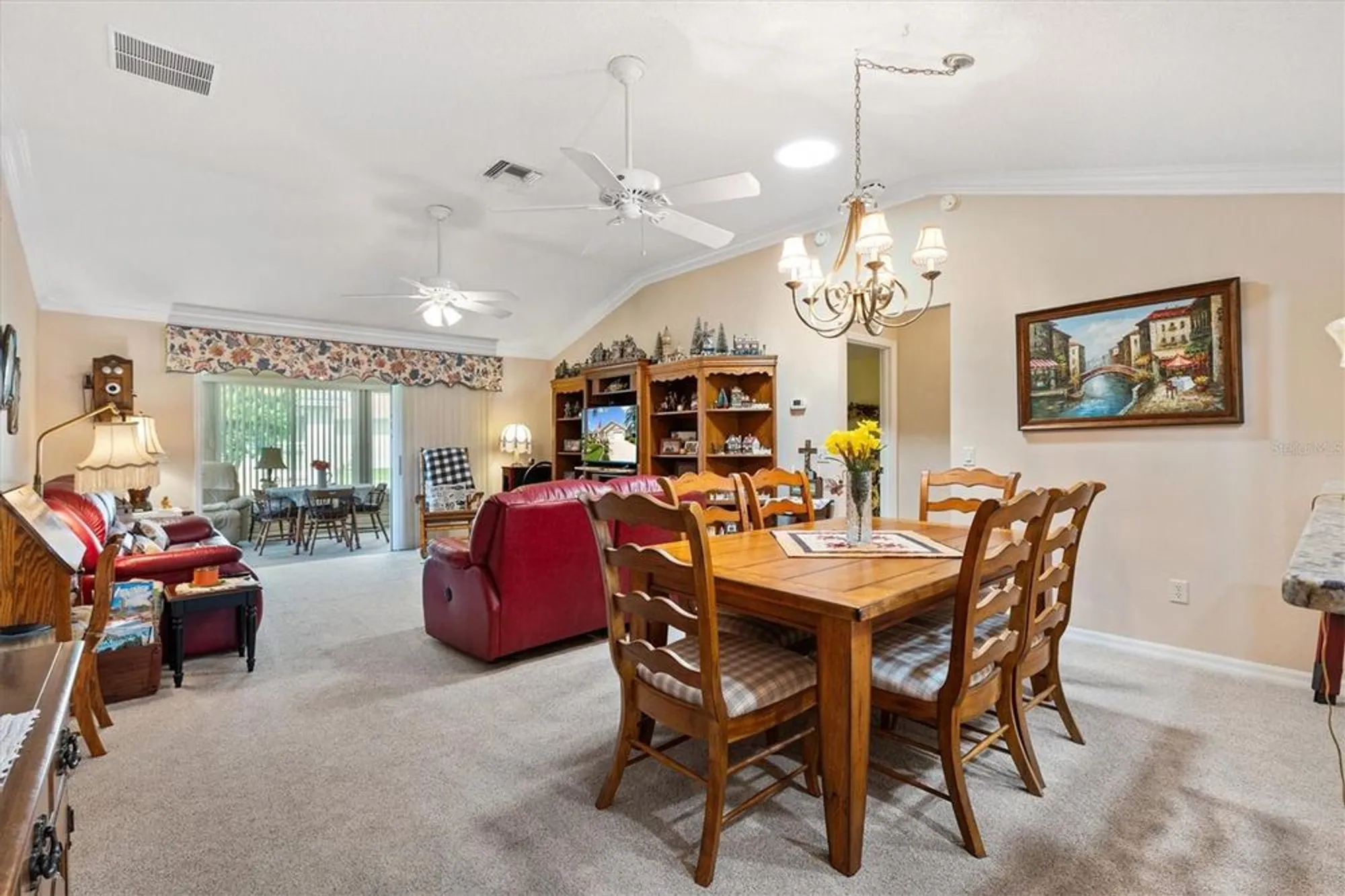Property Slideshow image 14 of 43 | 1884 poppy cir, The Villages, FL, 32162
