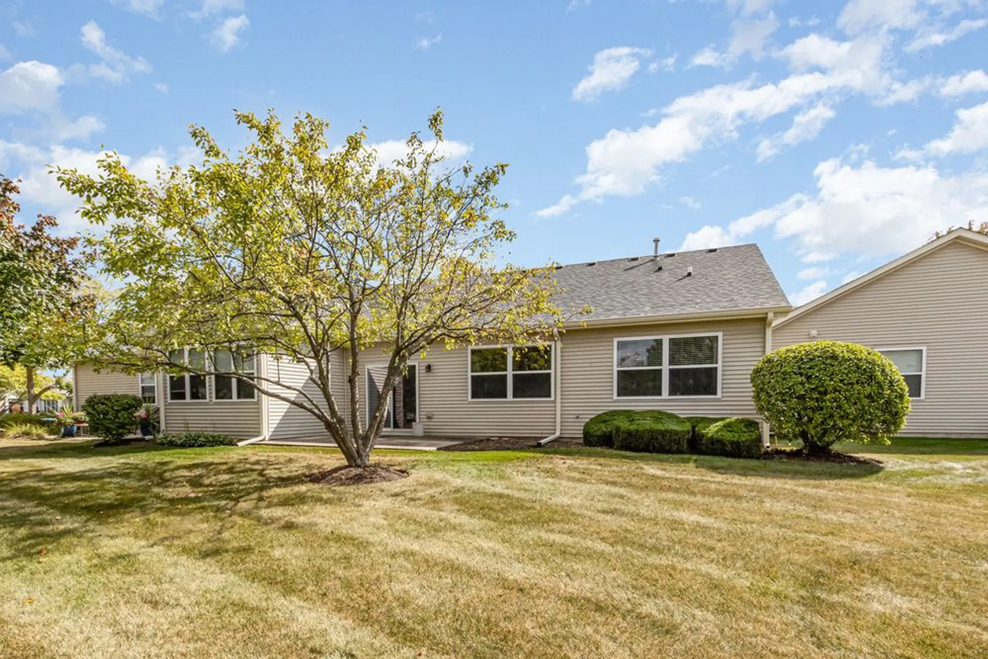 Property Slideshow image 14 of 16 | 1532 w cadillac cir, Romeoville, IL, 60446
