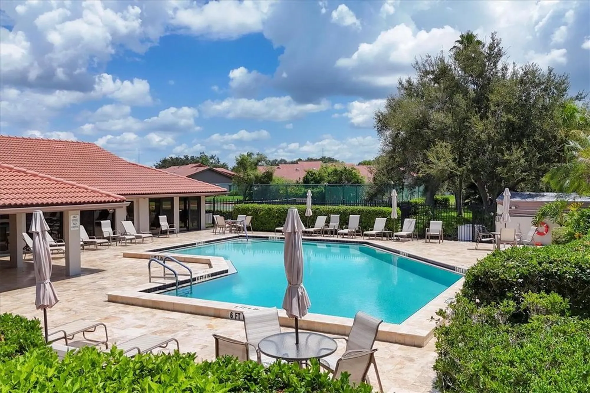 Property Slideshow image 49 of 55 | 3861 wilshire cir 115, Sarasota, FL, 34238