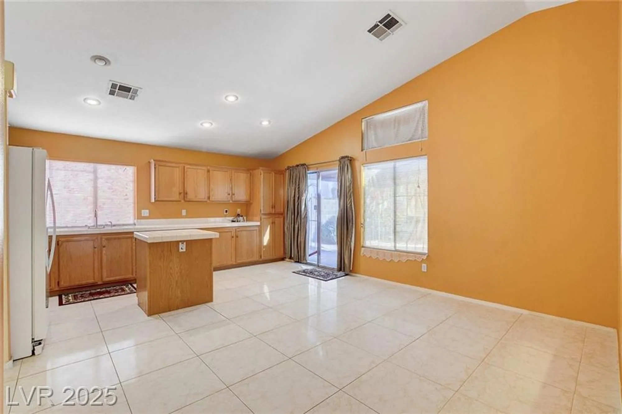 Property Slideshow image 12 of 40 | 5524 morningcross st, Las Vegas, NV, 89130