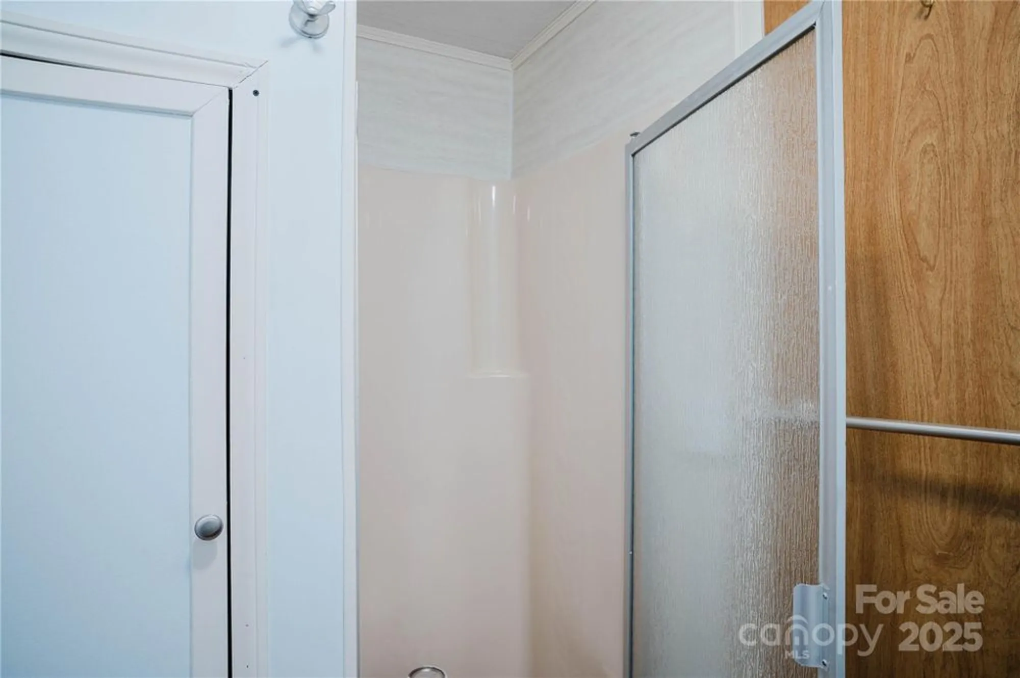 Property Slideshow image 24 of 34 | 402 deerfield ct, Hendersonville, NC, 28792