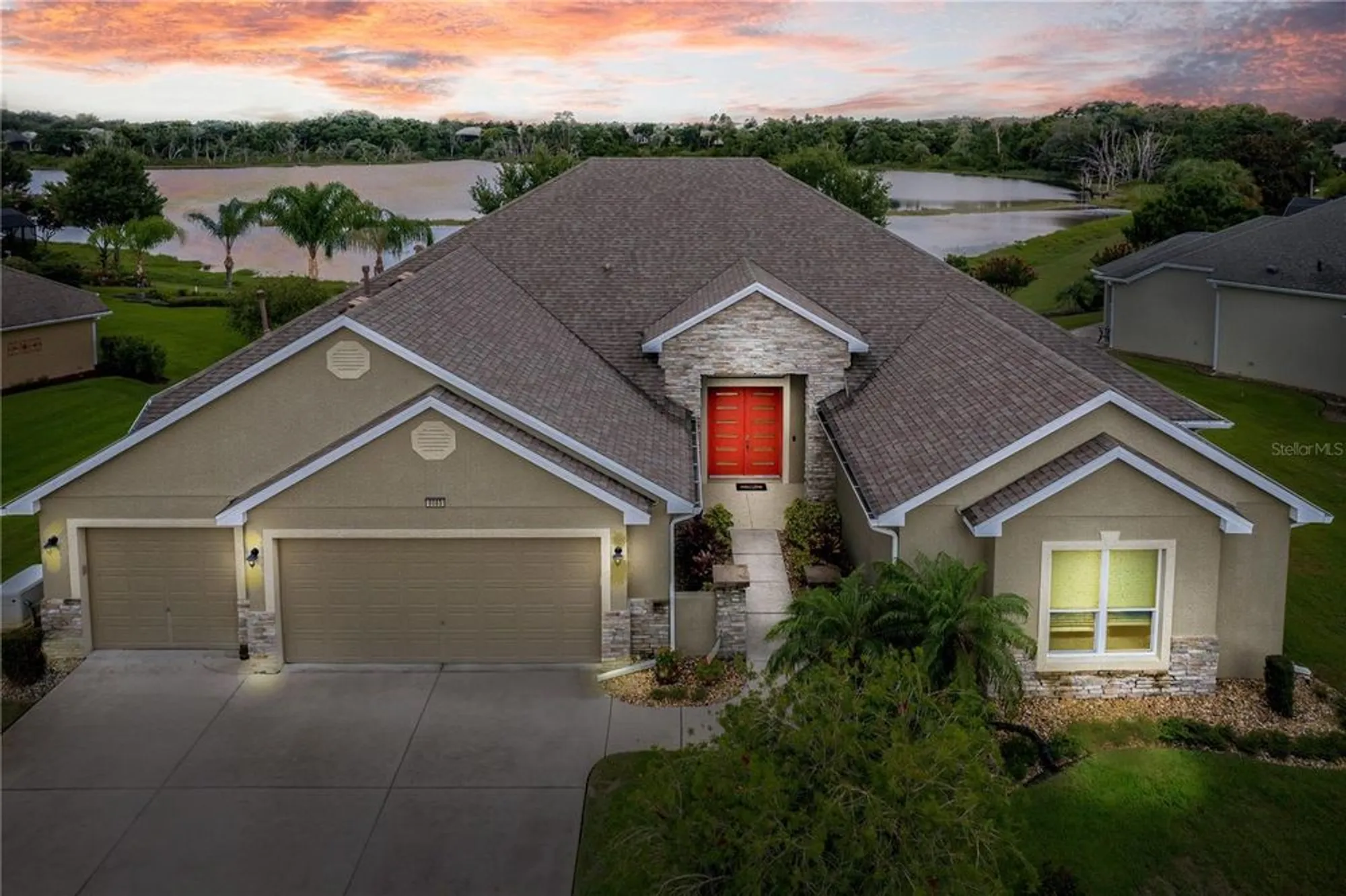 Property Slideshow image 2 of 66 | 8065 bridgeport bay cir, Mount Dora, FL, 32757