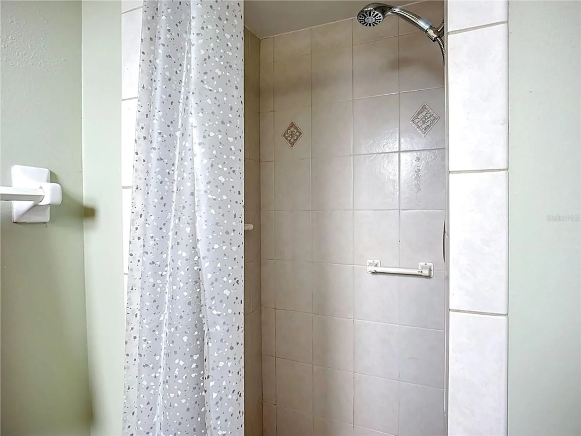 Property Slideshow image 9 of 26 | 2802 swifton dr v102, Sarasota, FL, 34231