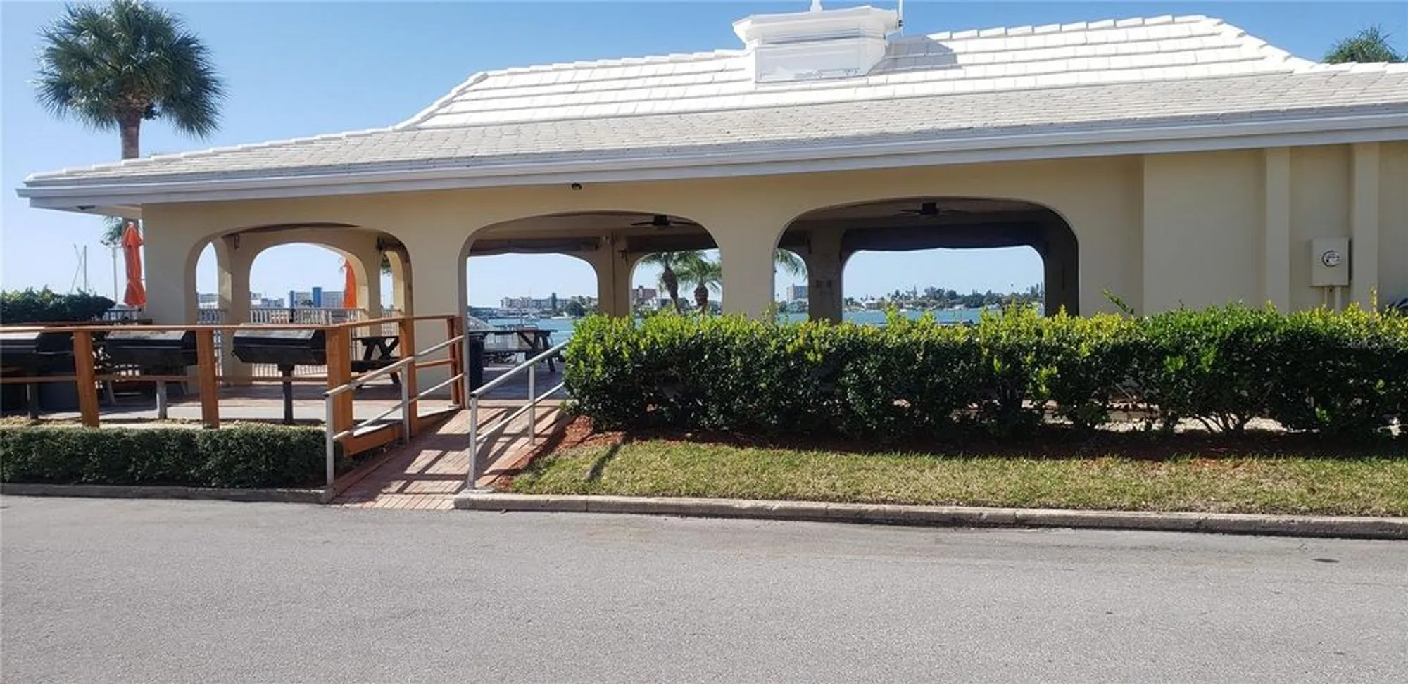 Property Slideshow image 24 of 25 | 4750 cove cir apt 304, St Petersburg, FL, 33708